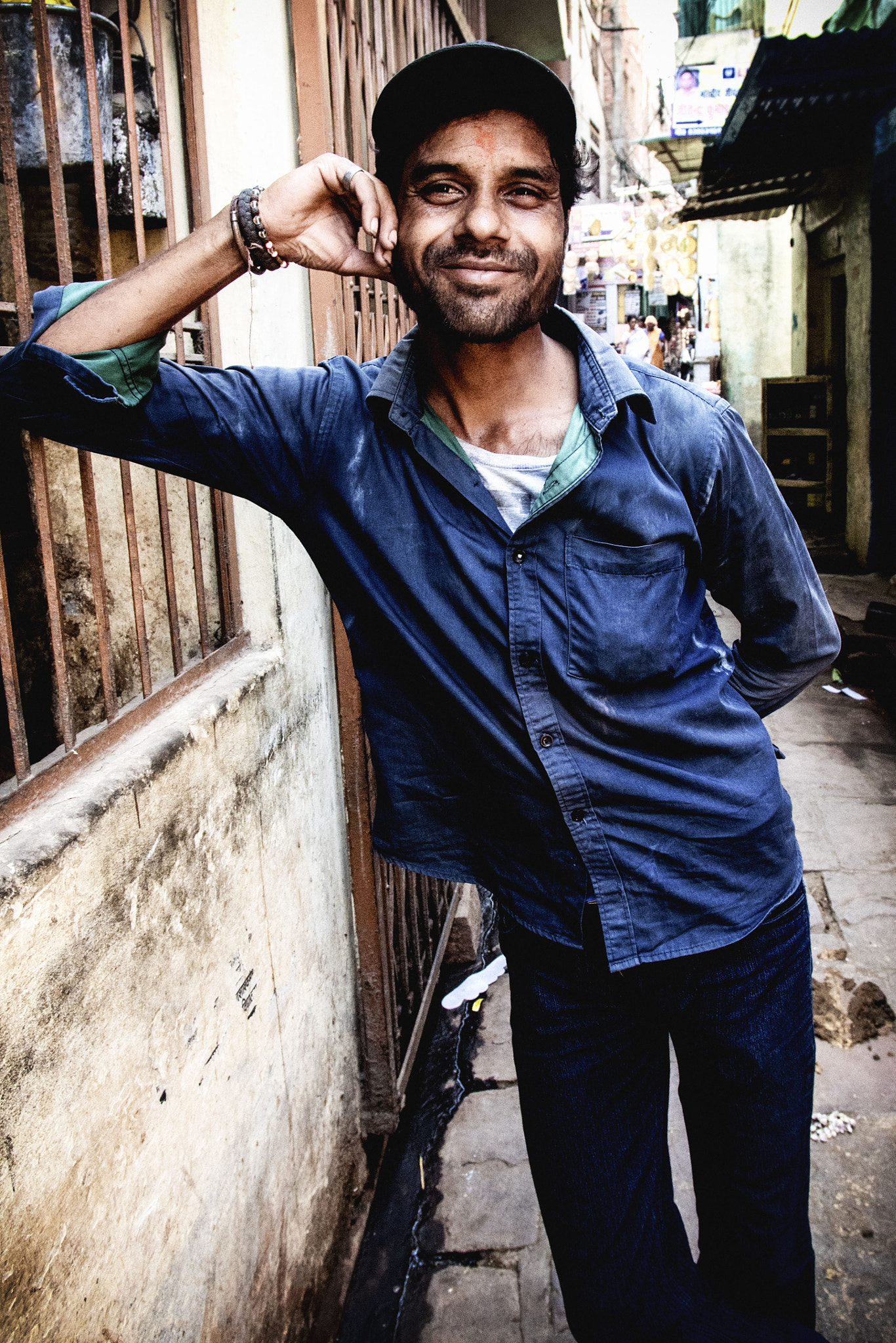 Pentax smc DA 14mm F2.8 ED (IF) sample photo. Guy in india photography