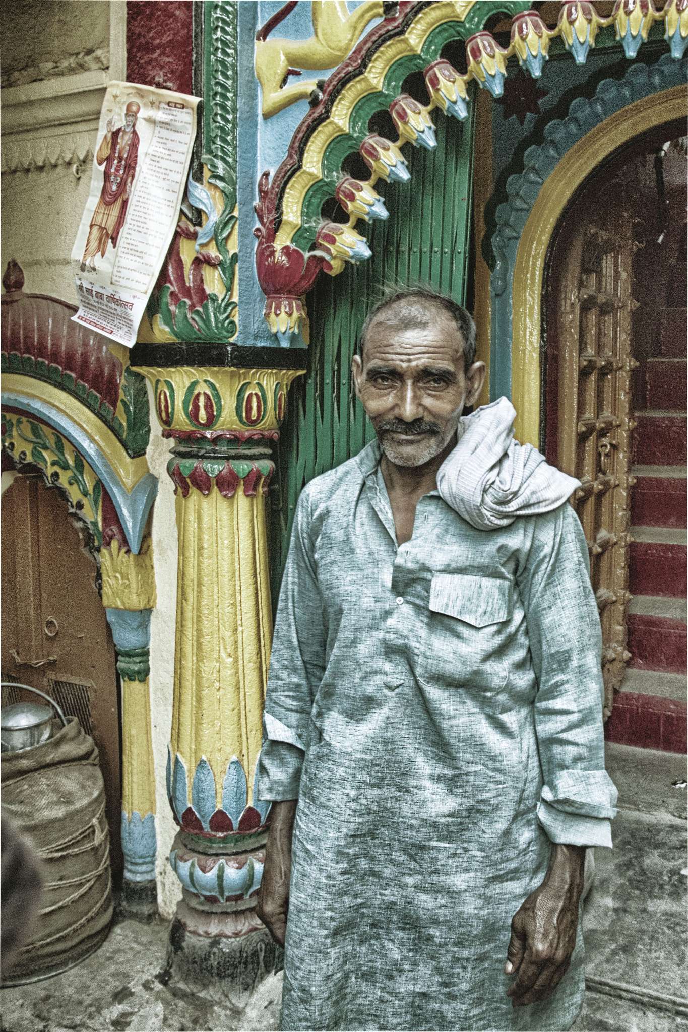 Pentax smc DA 14mm F2.8 ED (IF) sample photo. Guy in india photography