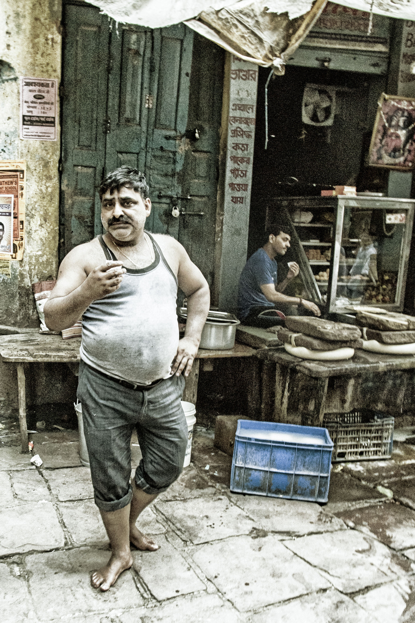 Pentax smc DA 14mm F2.8 ED (IF) sample photo. Guy in india photography