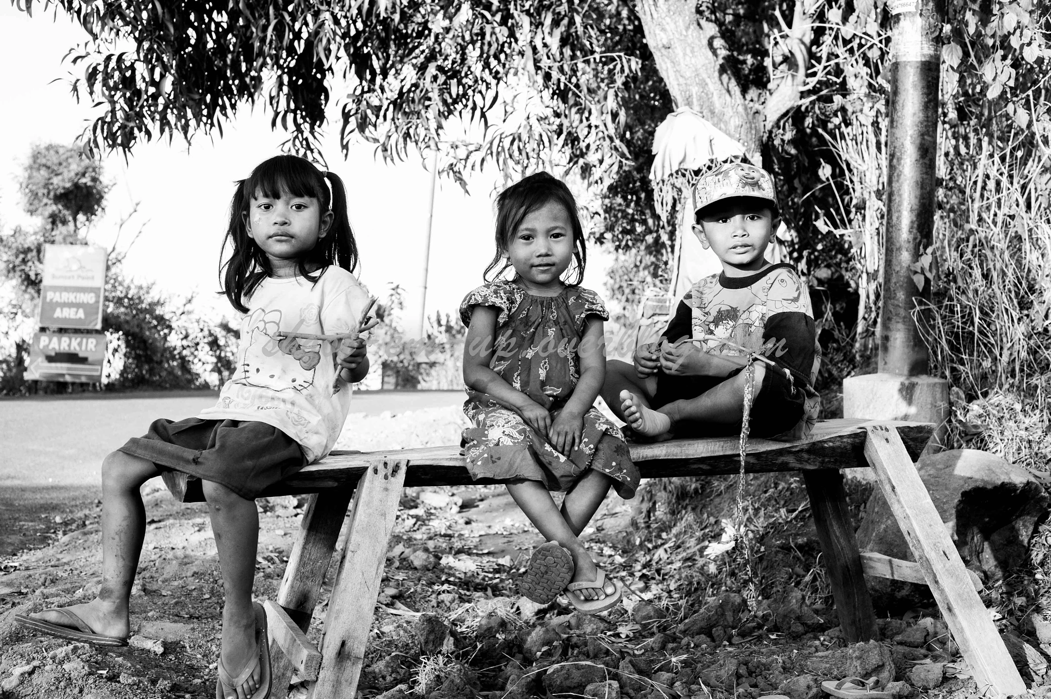 Nikon D3 + Nikon AF Nikkor 50mm F1.8D sample photo. Three little kids photography