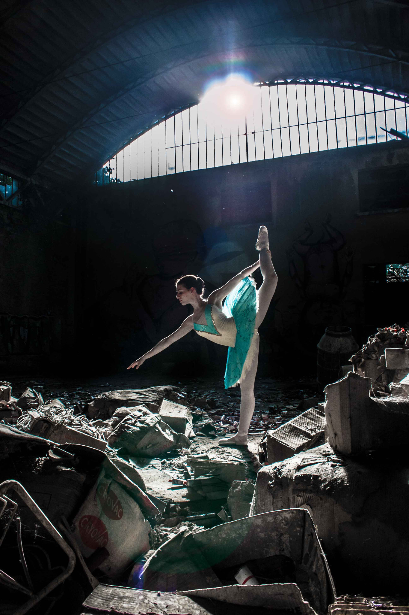 Canon EOS 40D + Canon EF-S 18-55mm F3.5-5.6 sample photo. Dancer in an abandoned world photography