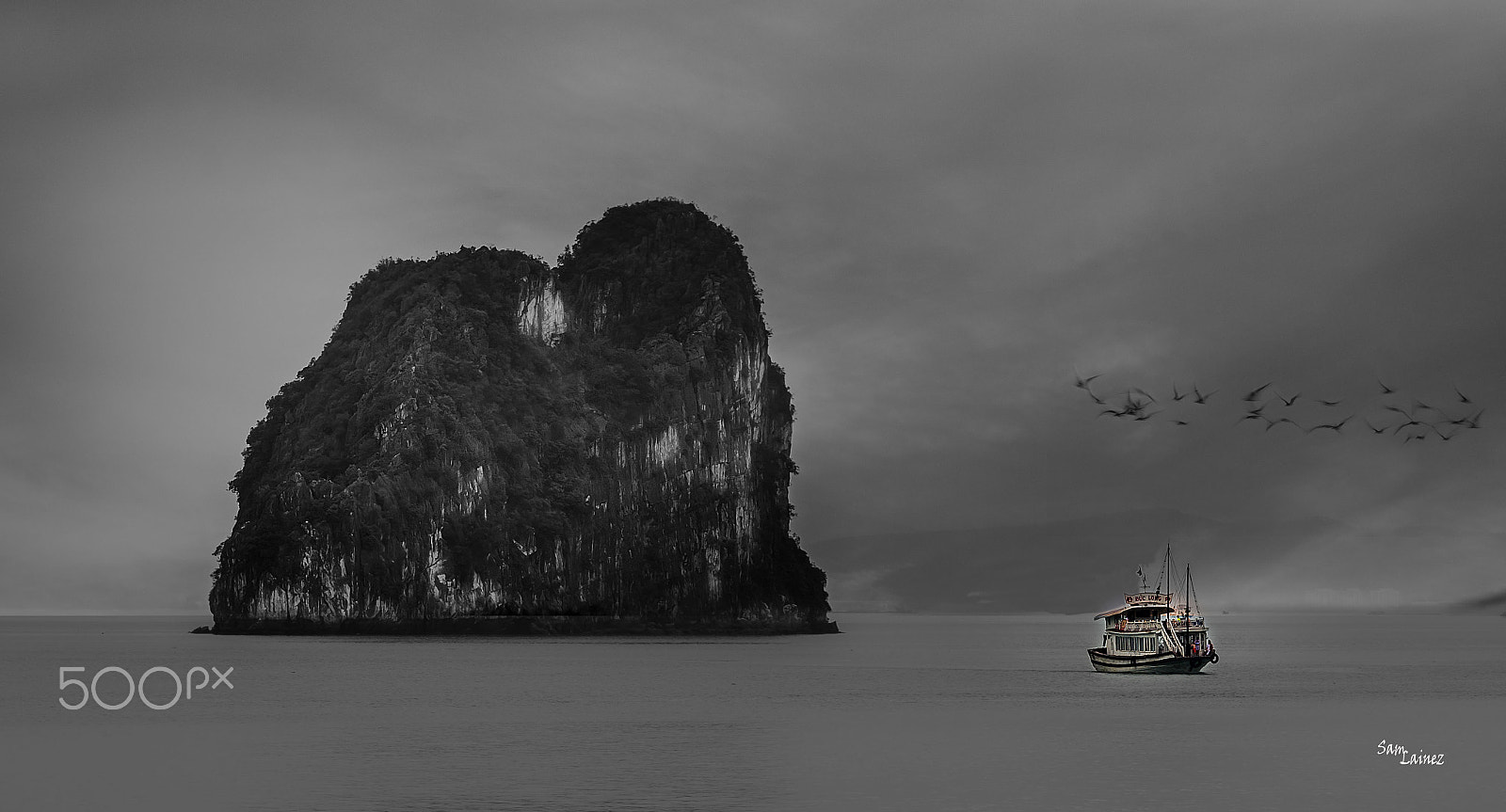 Nikon AF-S Nikkor 70-200mm F2.8G ED VR II sample photo. The rock photography