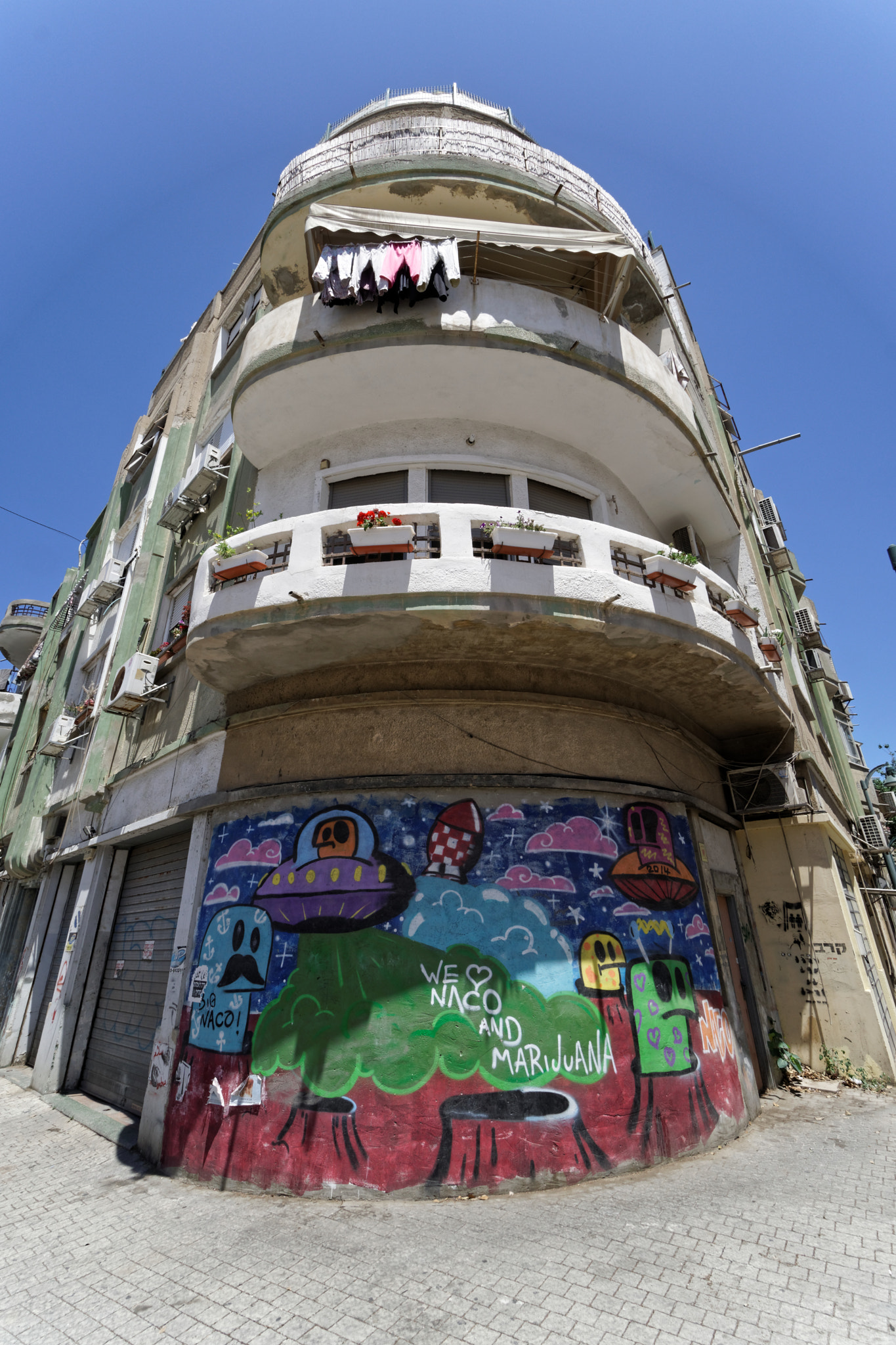 Sony a6300 + Sony E 10-18mm F4 OSS sample photo. Cornered graffiti photography