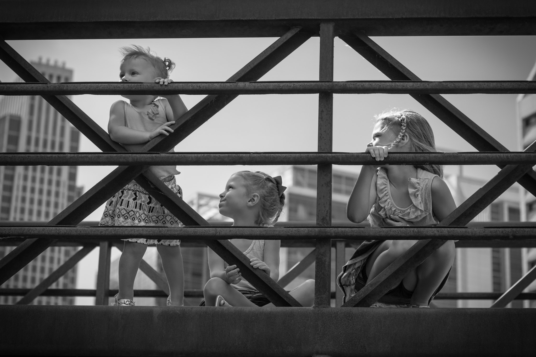 Canon EOS 760D (EOS Rebel T6s / EOS 8000D) + Canon EF 50mm F1.8 II sample photo. Urban bridge photography