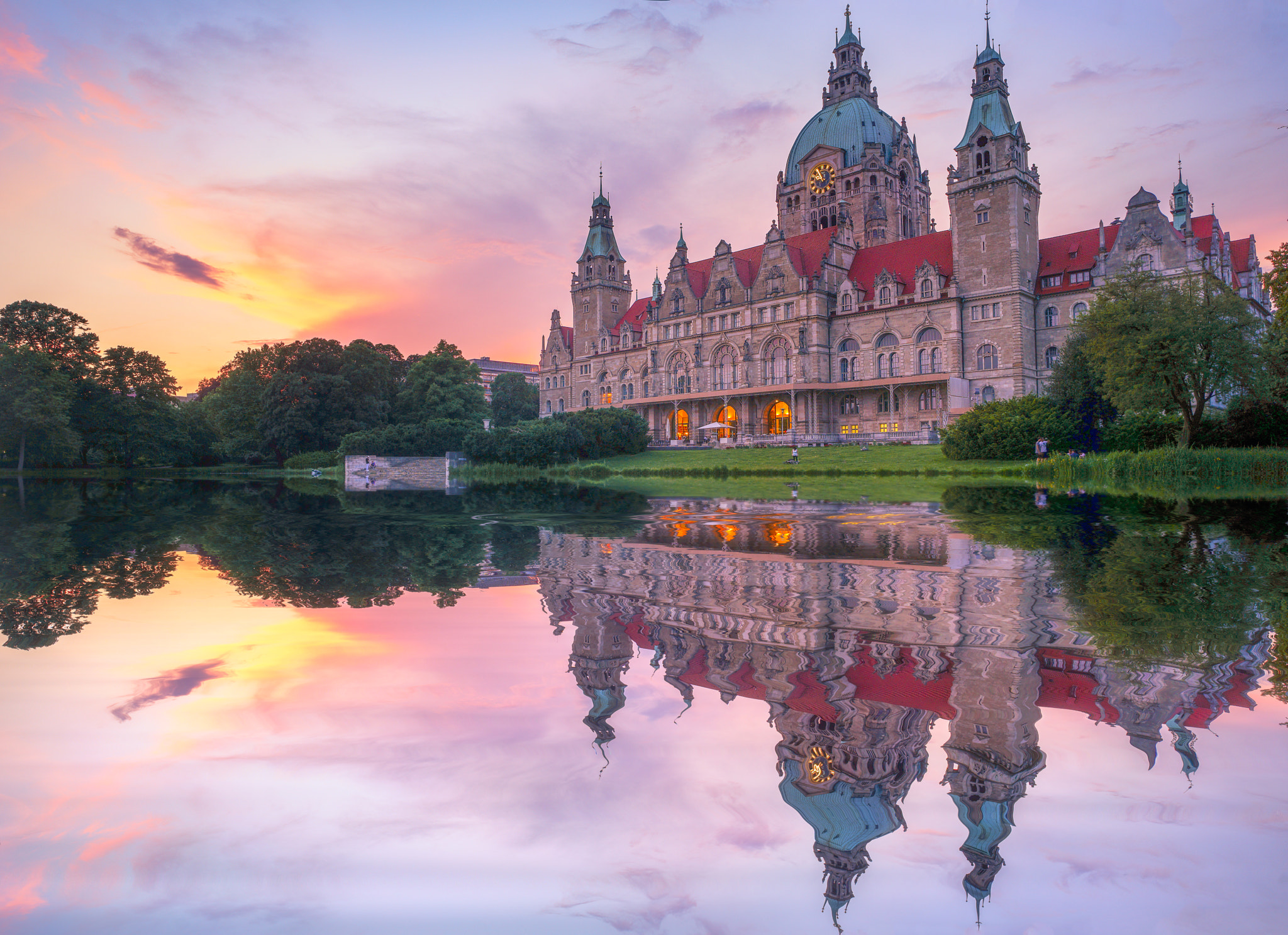E 21mm F0 sample photo. Neues rathaus in hannover photography