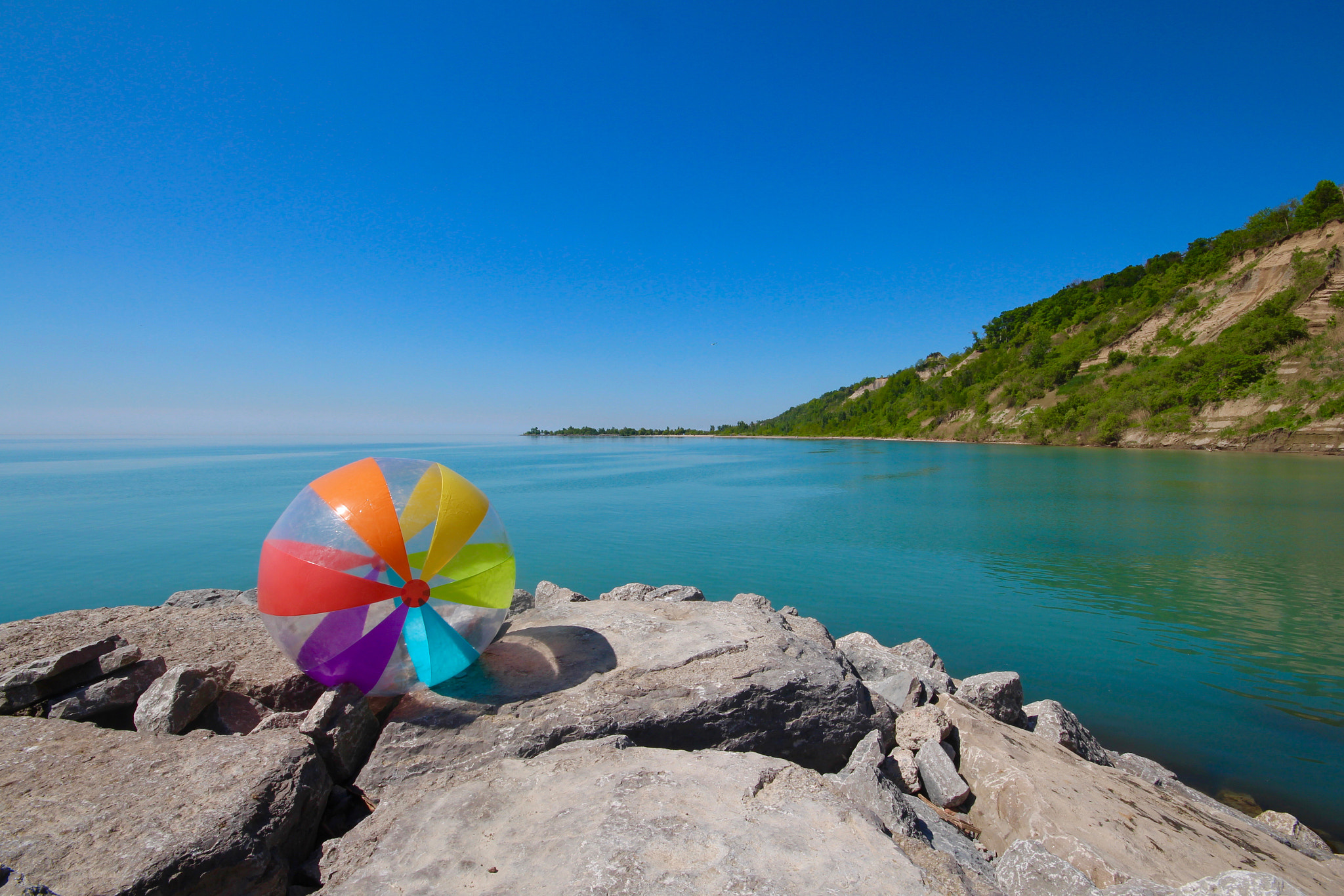 Sigma 10-20mm F4-5.6 EX DC HSM sample photo. Beach ball vista photography