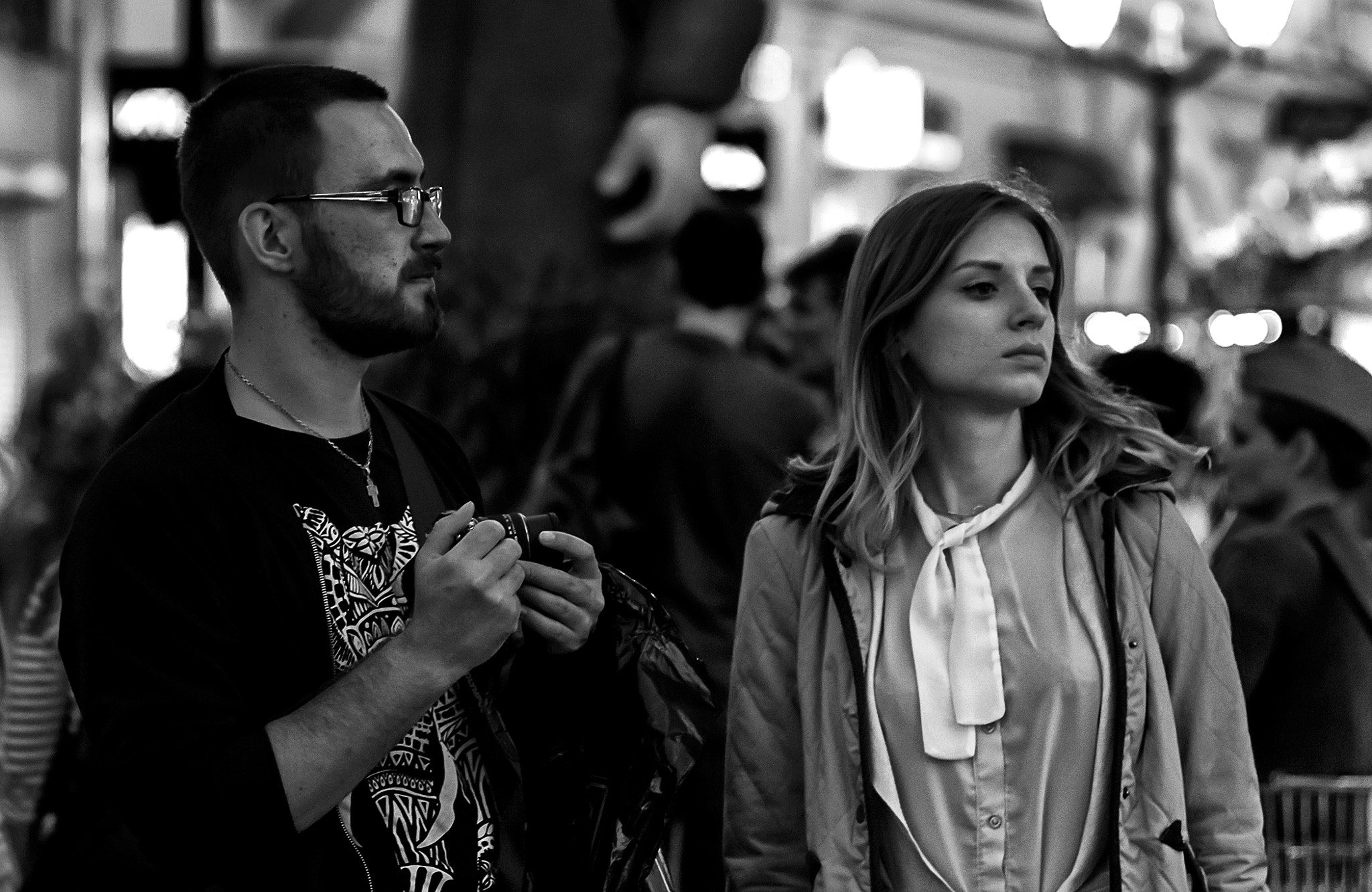 Pentax smc FA 77mm 1.8 Limited sample photo. Evening moscow.the photographer and the model photography