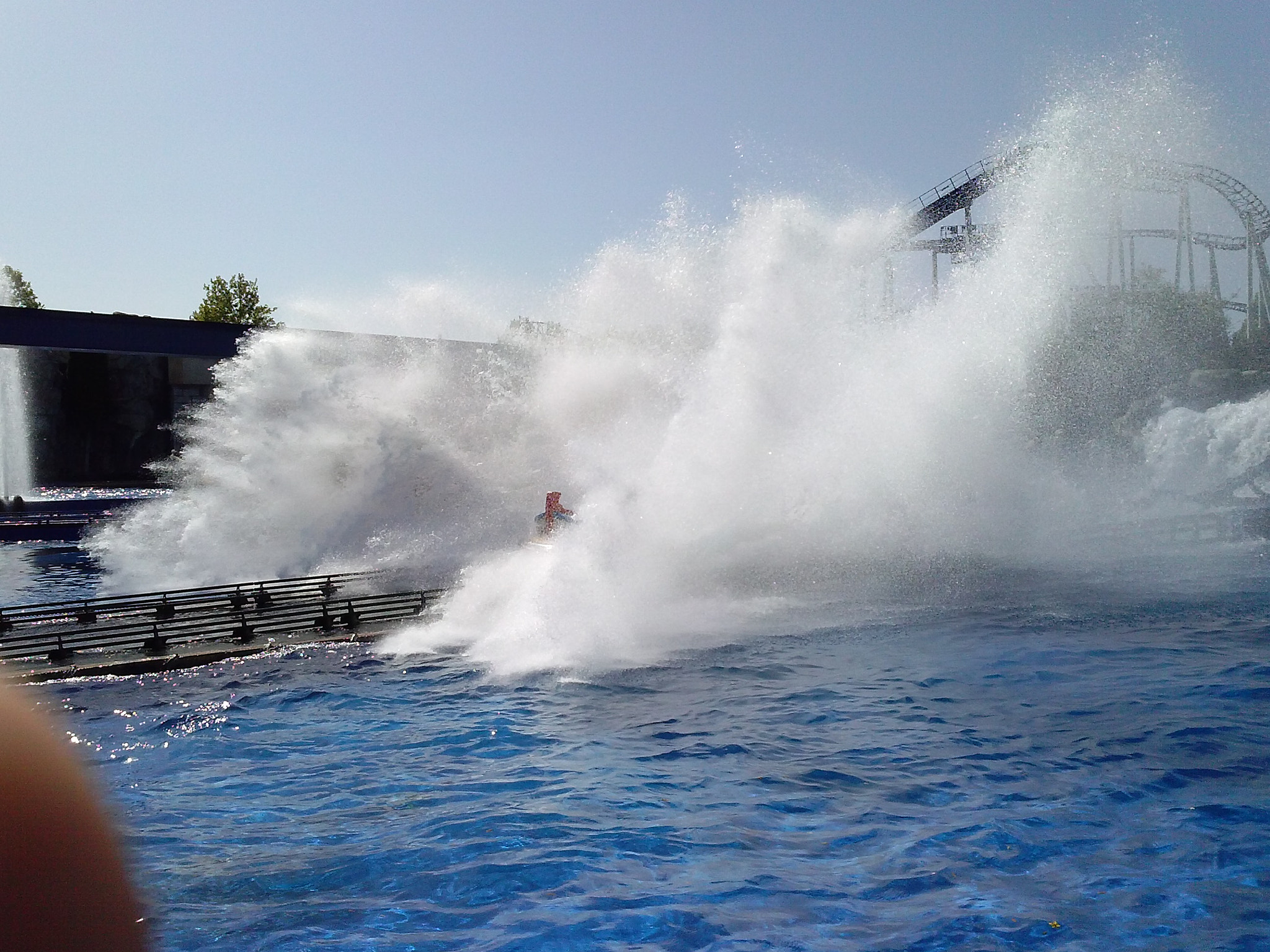 LG P760 sample photo. Big splash  photography