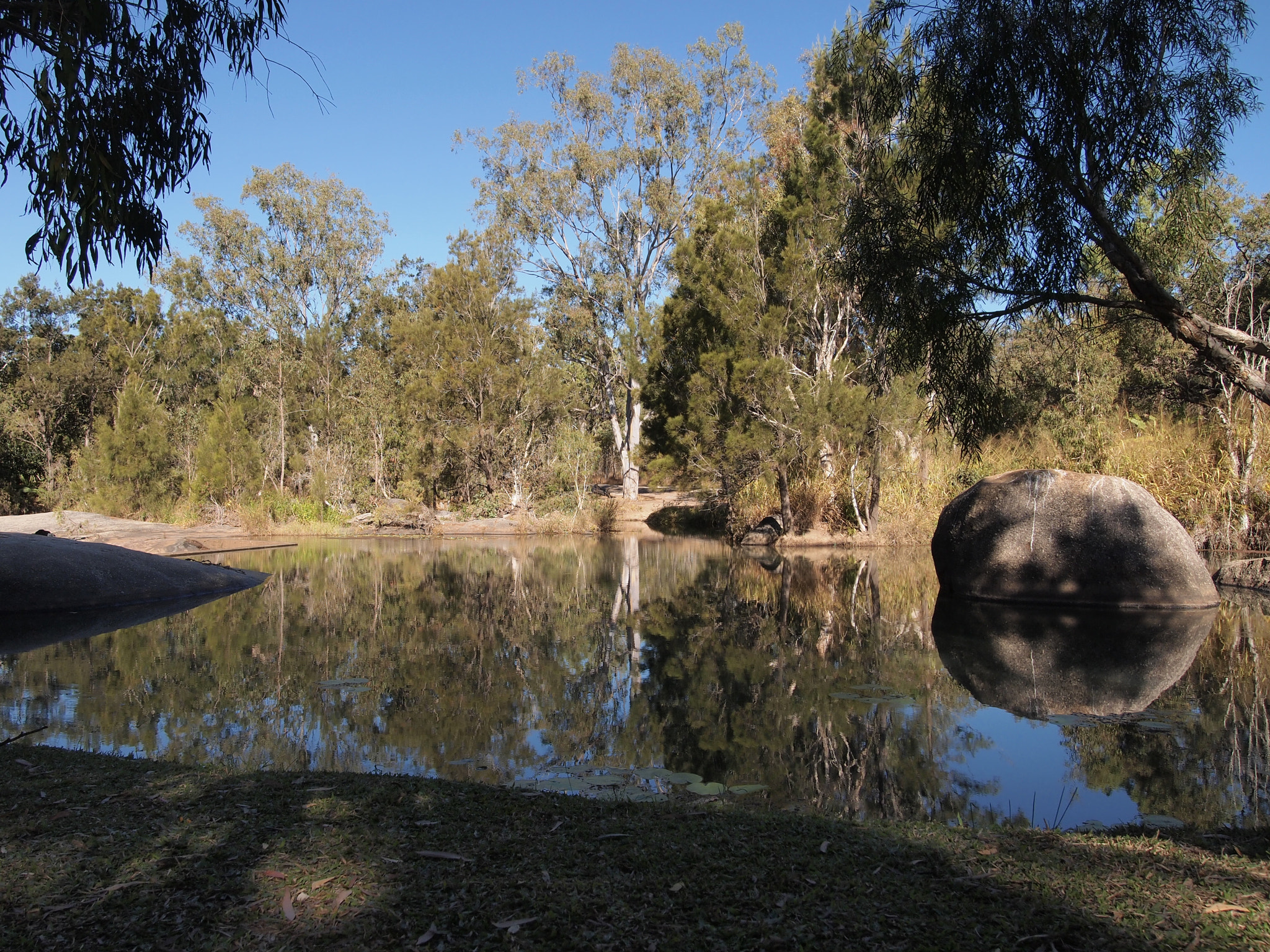 Olympus PEN E-PL2 sample photo. Waterhole photography