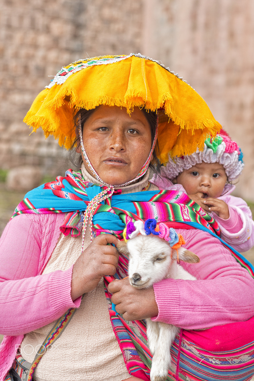 Nikon D800E + Nikon AF Nikkor 85mm F1.8D sample photo. Inca woman with her baby photography