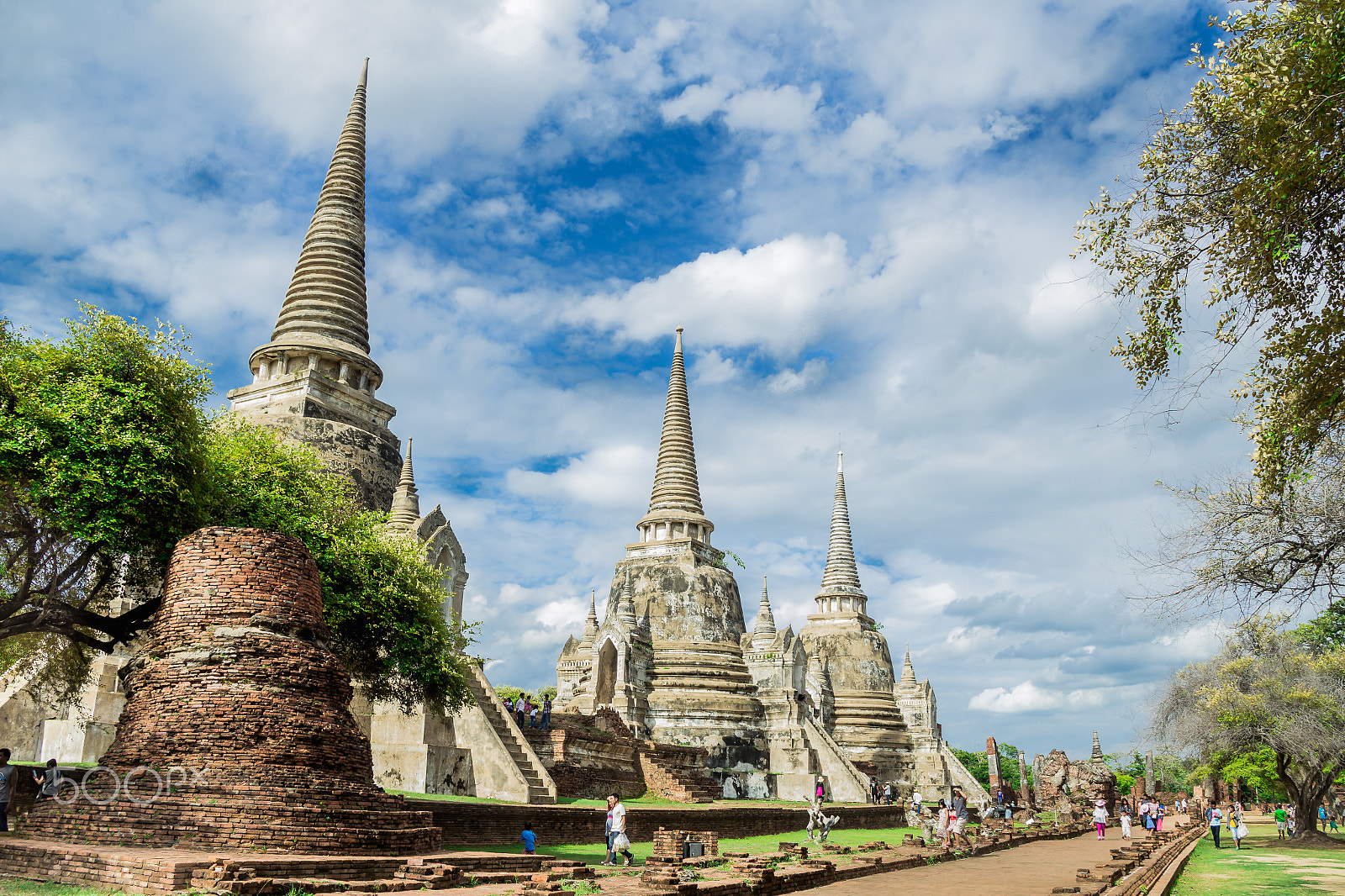 Canon EOS 600D (Rebel EOS T3i / EOS Kiss X5) sample photo. Three pagoda at prasrisanpet temple in thailand photography