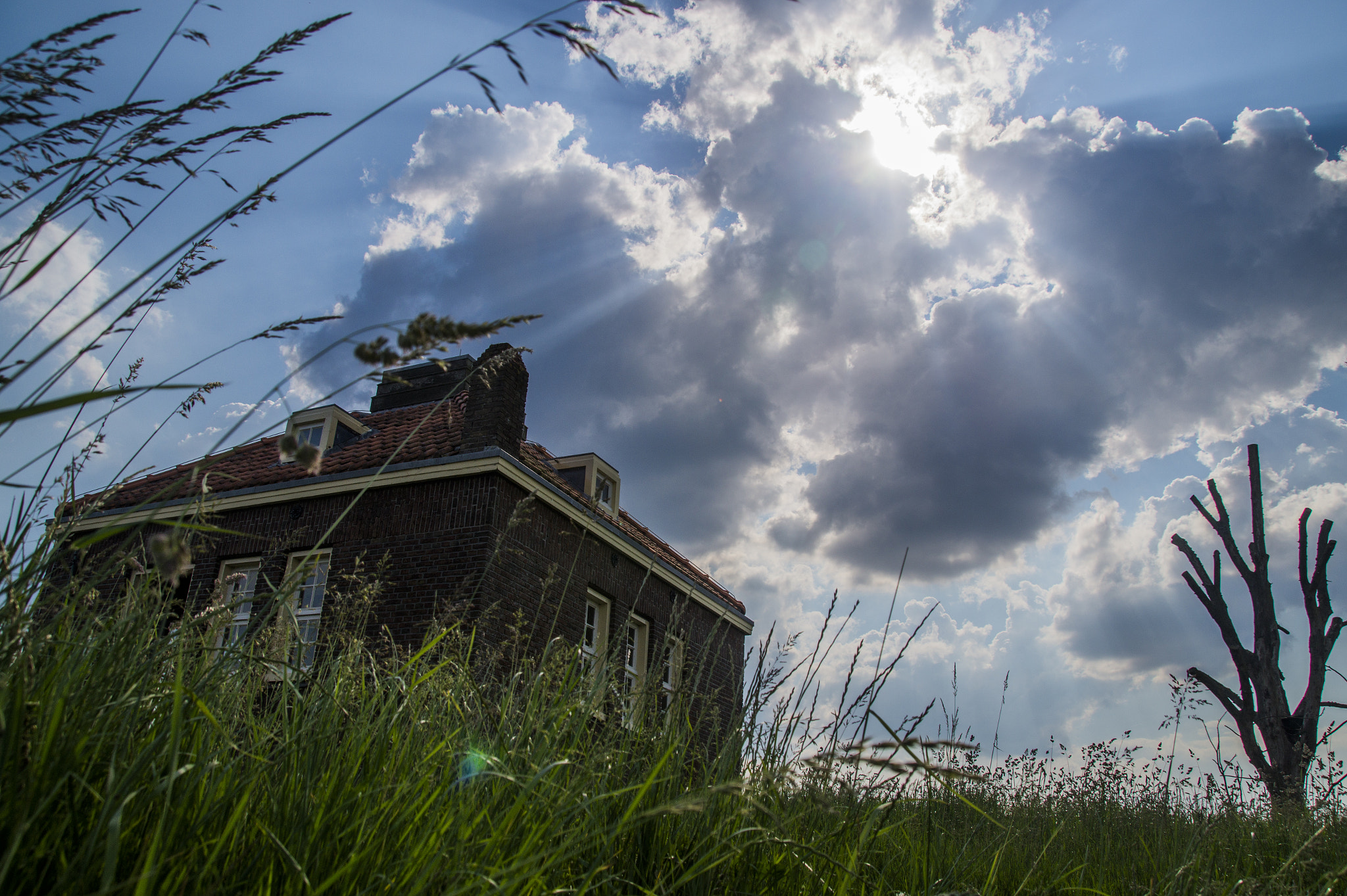 Sony SLT-A58 + Tamron AF 28-105mm F4-5.6 [IF] sample photo. Abandoned house illuminated photography