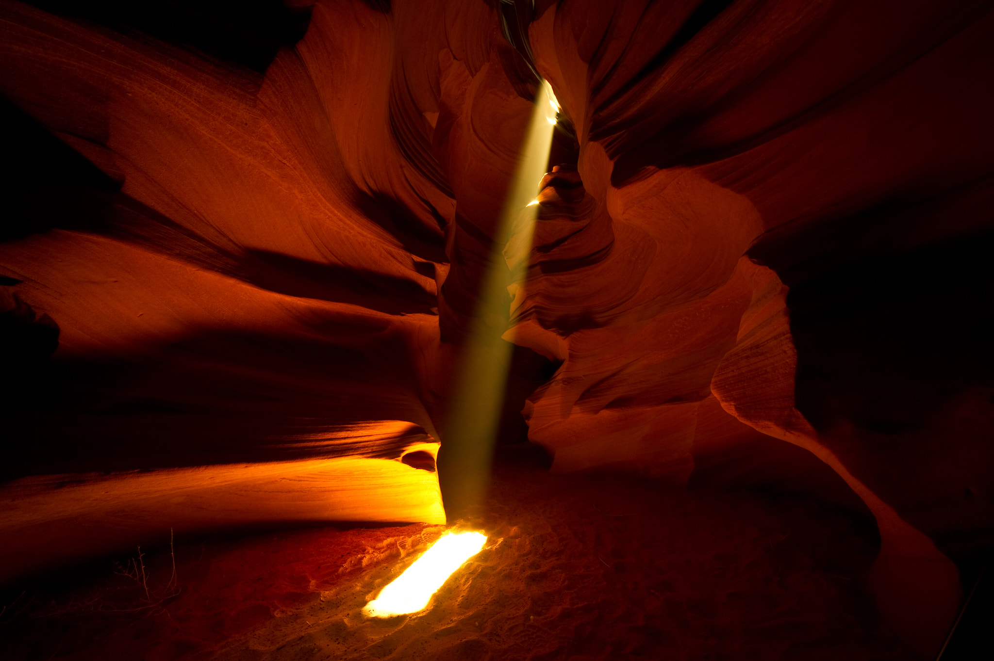 Sigma 12-24mm F4.5-5.6 EX DG Aspherical HSM sample photo. Lower antelope canyon photography