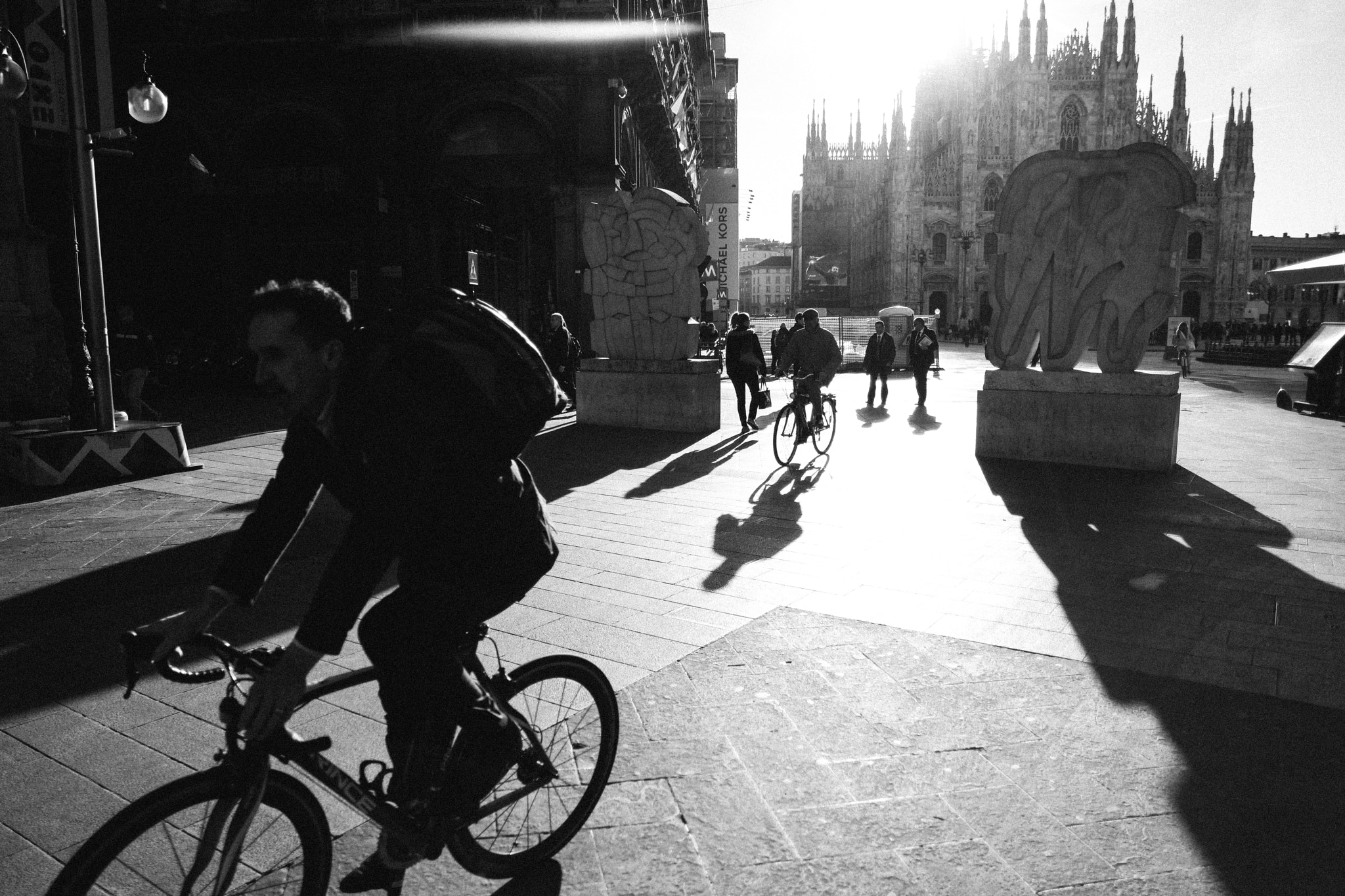 Saumsun NX 16-50mm F2-2.8 S ED OIS sample photo. Milano photography