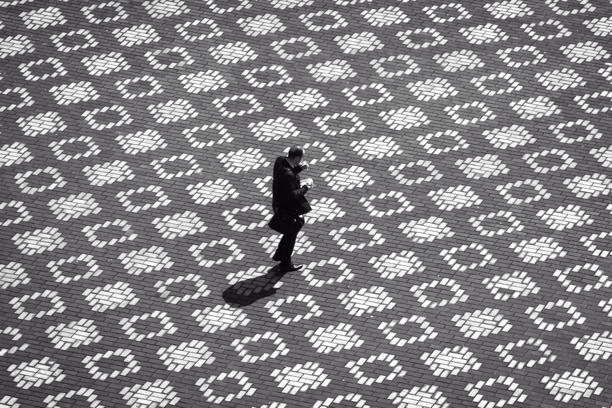 LUMIX G VARIO 35-100/F4.0-5.6 sample photo. Pattern pavement. photography