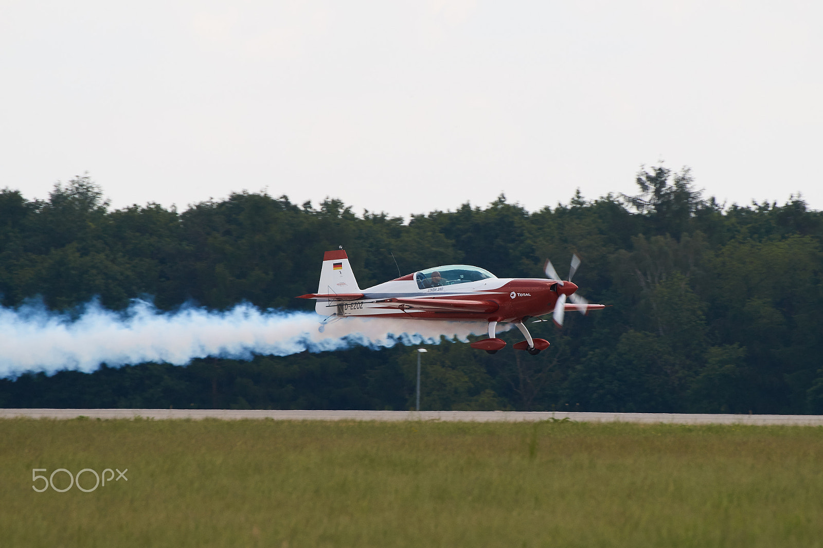 Tamron SP 70-300mm F4-5.6 Di USD sample photo. Aerobatics. photography