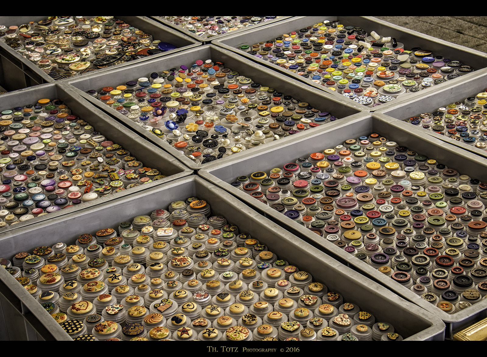 LUMIX G VARIO 14-42/F3.5-5.6 II sample photo. Buttons photography