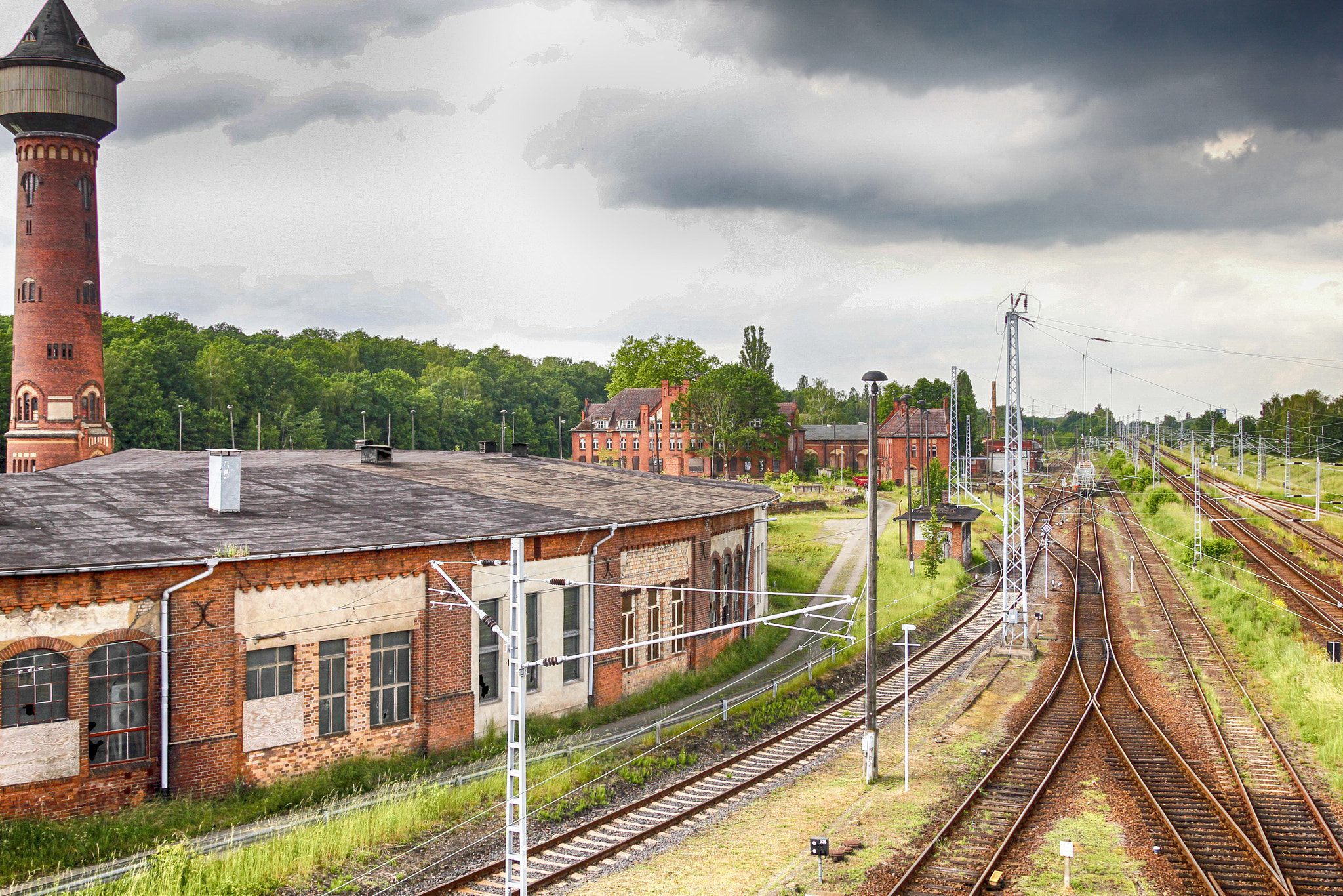 Canon EOS 550D (EOS Rebel T2i / EOS Kiss X4) sample photo. Old train station photography