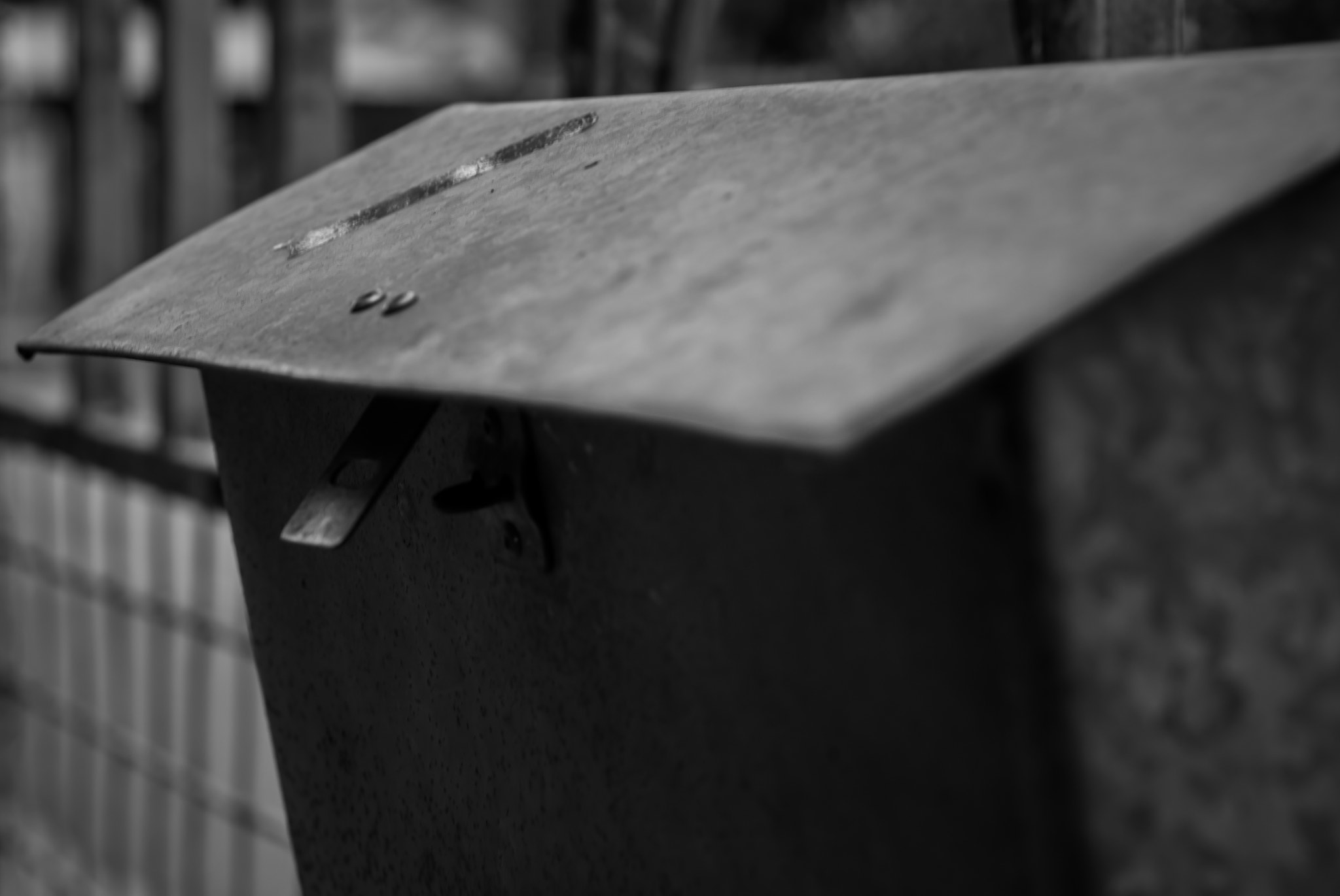 Nikon D60 + Nikon AF Nikkor 50mm F1.8D sample photo. Mailbox photography
