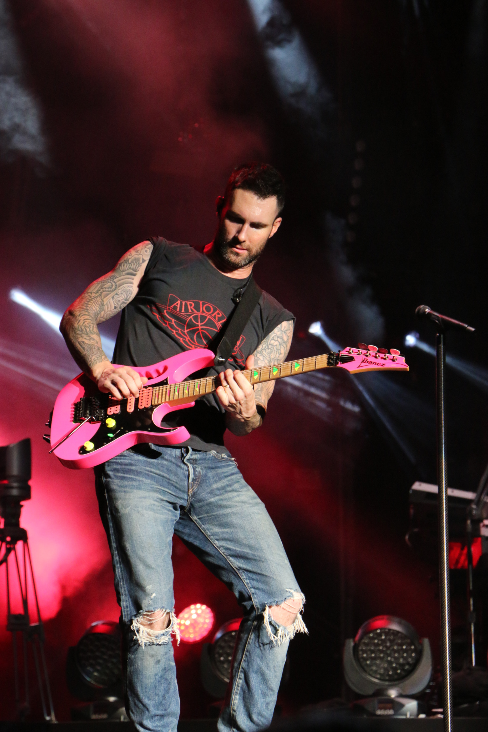 Canon EF 22-55mm f/4-5.6 USM sample photo. Adam levine and his pink ibanez guitar photography