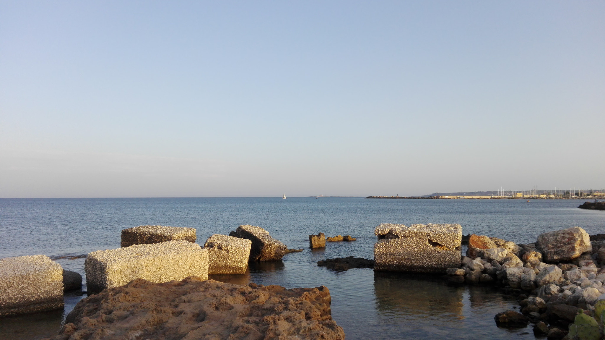 HUAWEI Mate 8 Lite sample photo. Sail boat in the sea photography