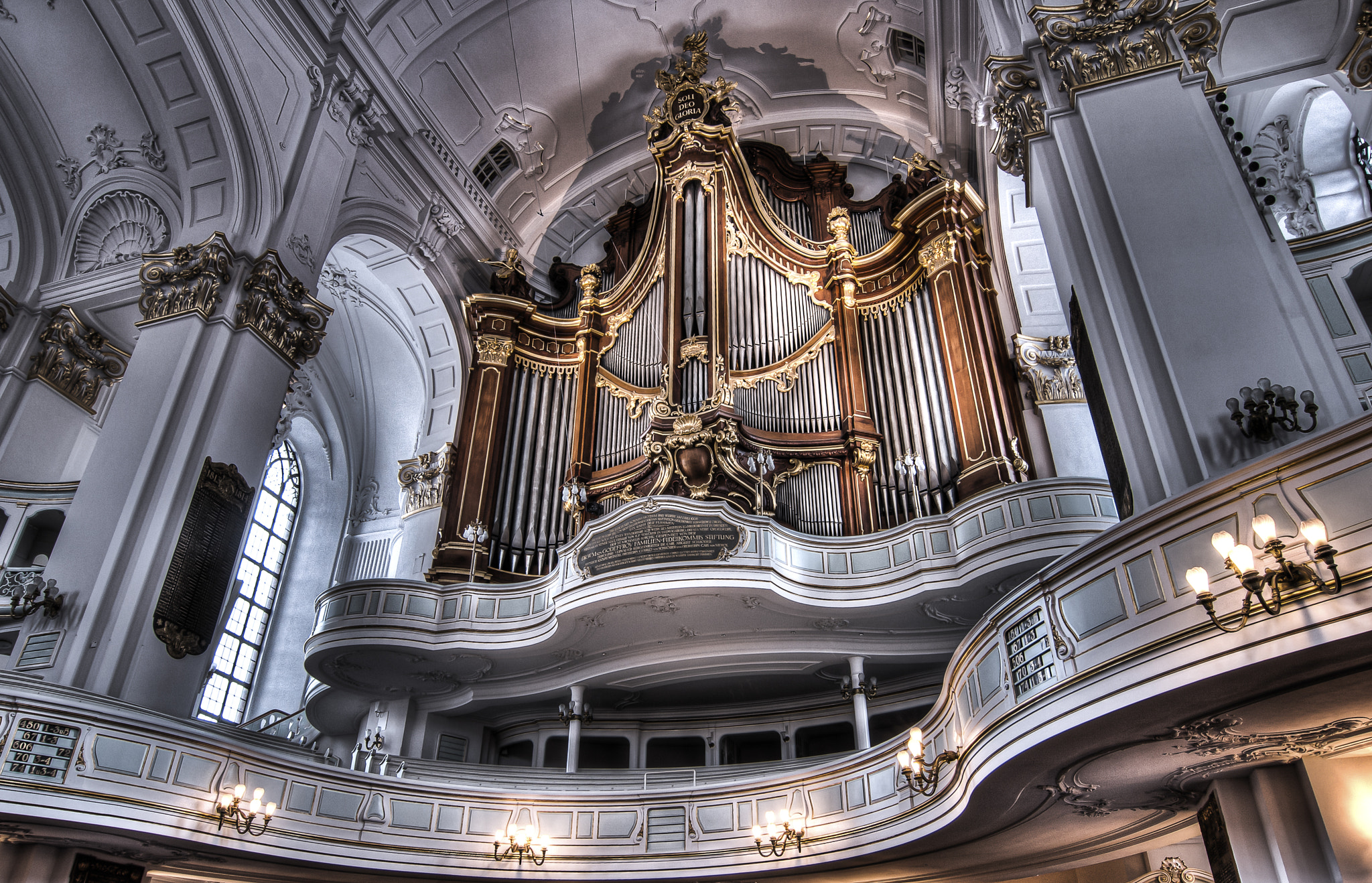 Tokina AT-X Pro 12-24mm F4 (IF) DX sample photo. Michel organ photography