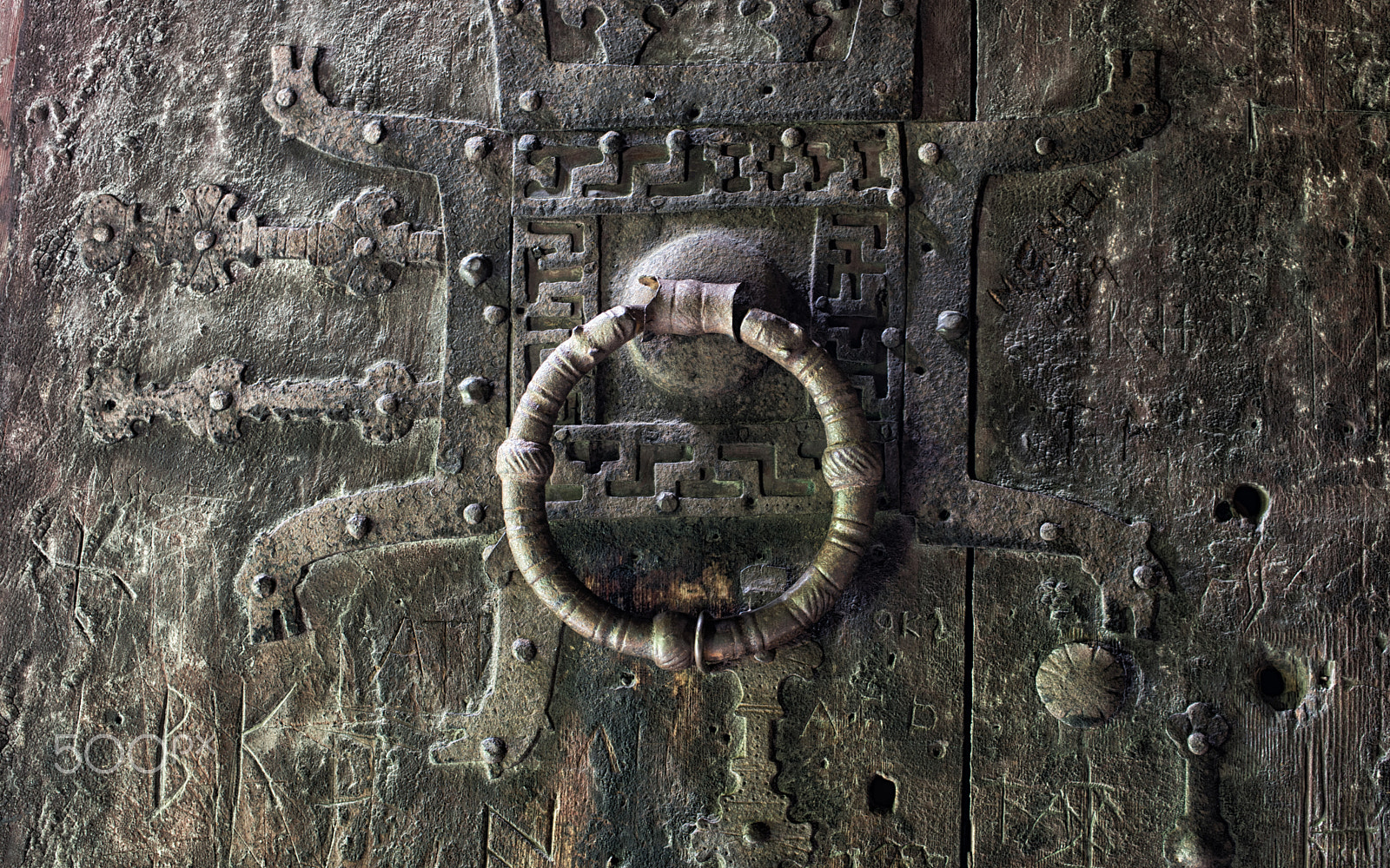 Pentax smc DA 35mm F2.8 Macro Limited sample photo. Medieval stave church front door photography