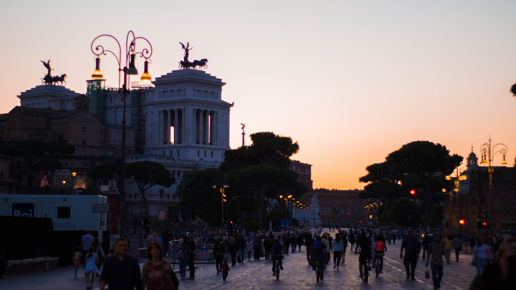 Sony a5100 + Sony DT 50mm F1.8 SAM sample photo. Sunset in rome. photography