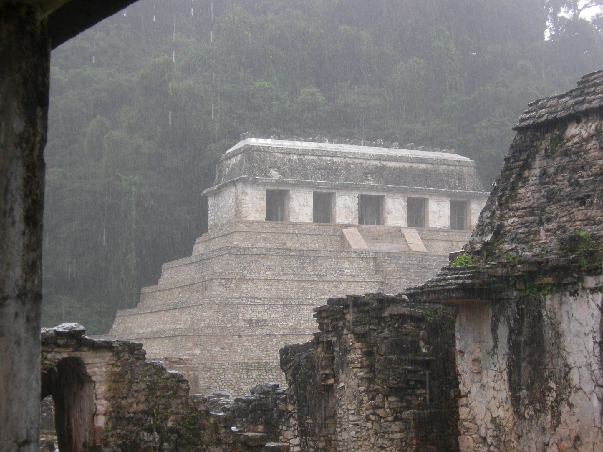 Nikon COOLPIX P1 sample photo. Palenque in the raiin photography