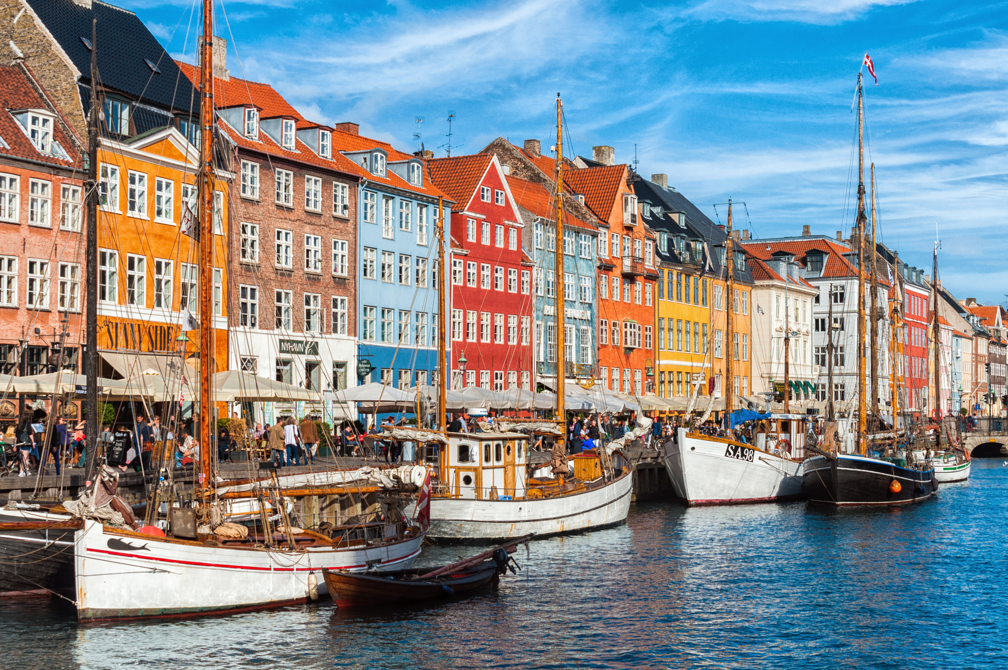 Nikon AF Nikkor 24-85mm F2.8-4D IF sample photo. Nyhavn, copenhagen, denmark photography