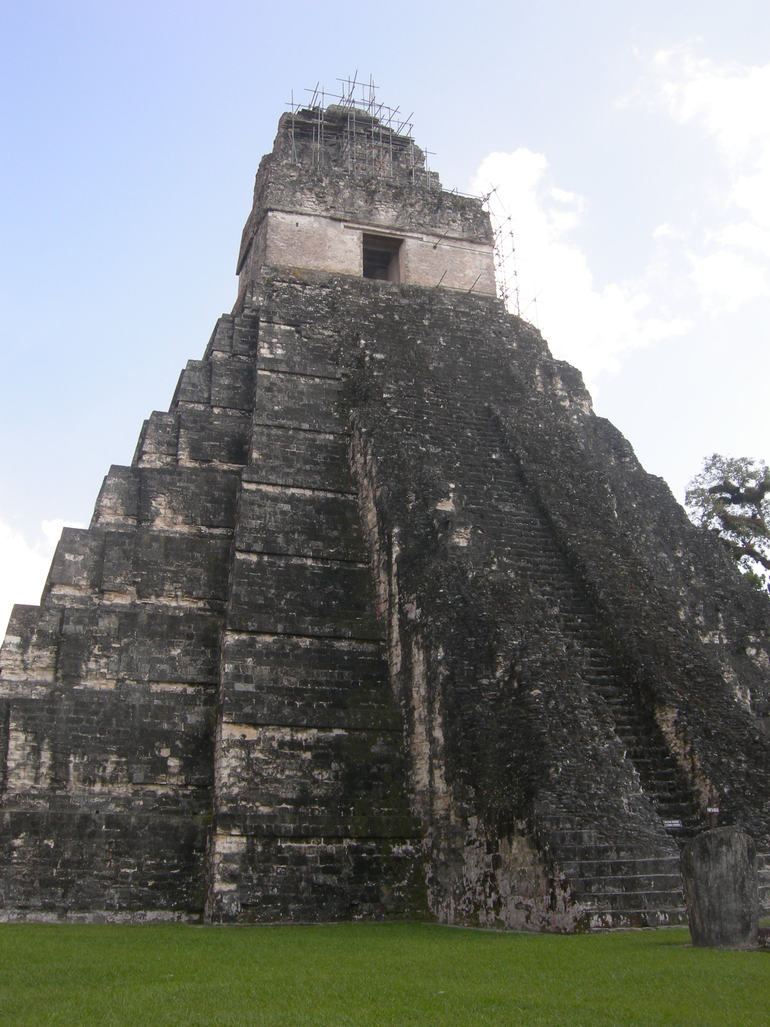 Nikon COOLPIX P1 sample photo. Tikal photography