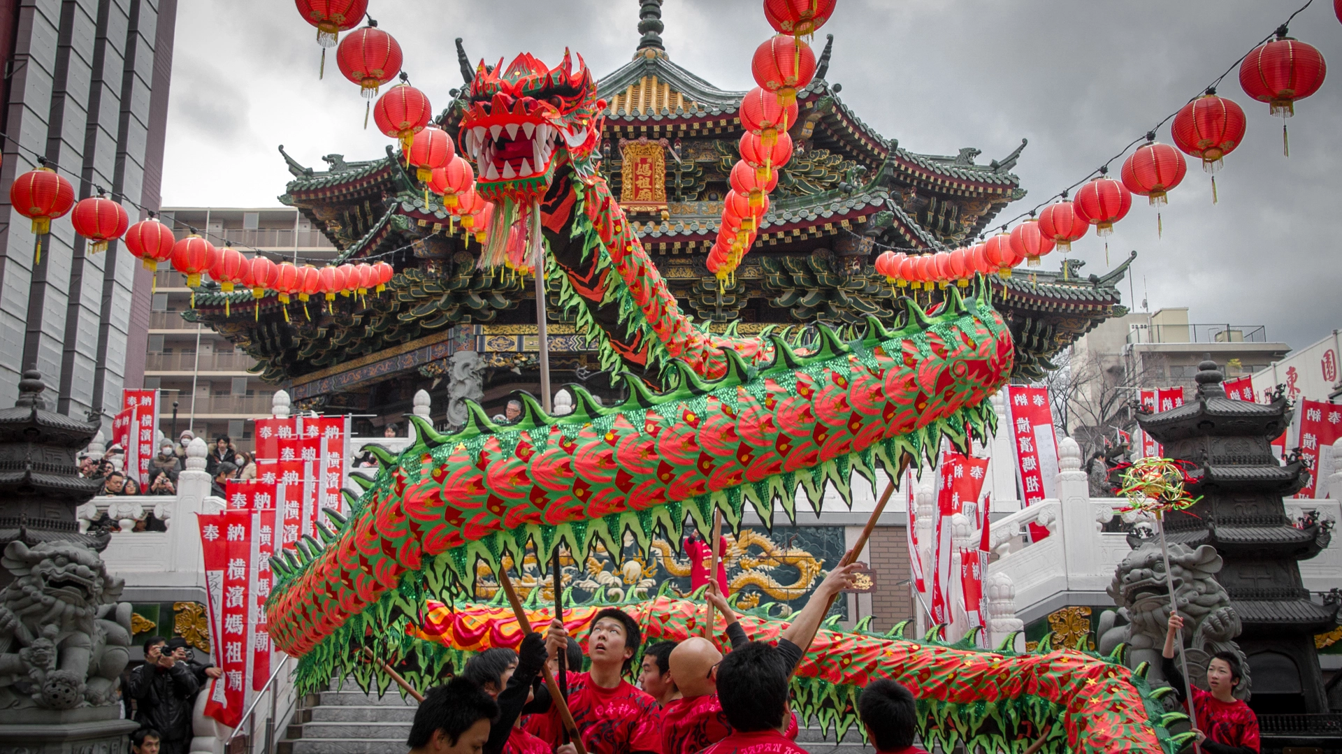 Canon EOS 550D (EOS Rebel T2i / EOS Kiss X4) sample photo. Chinese new year in yokohama photography