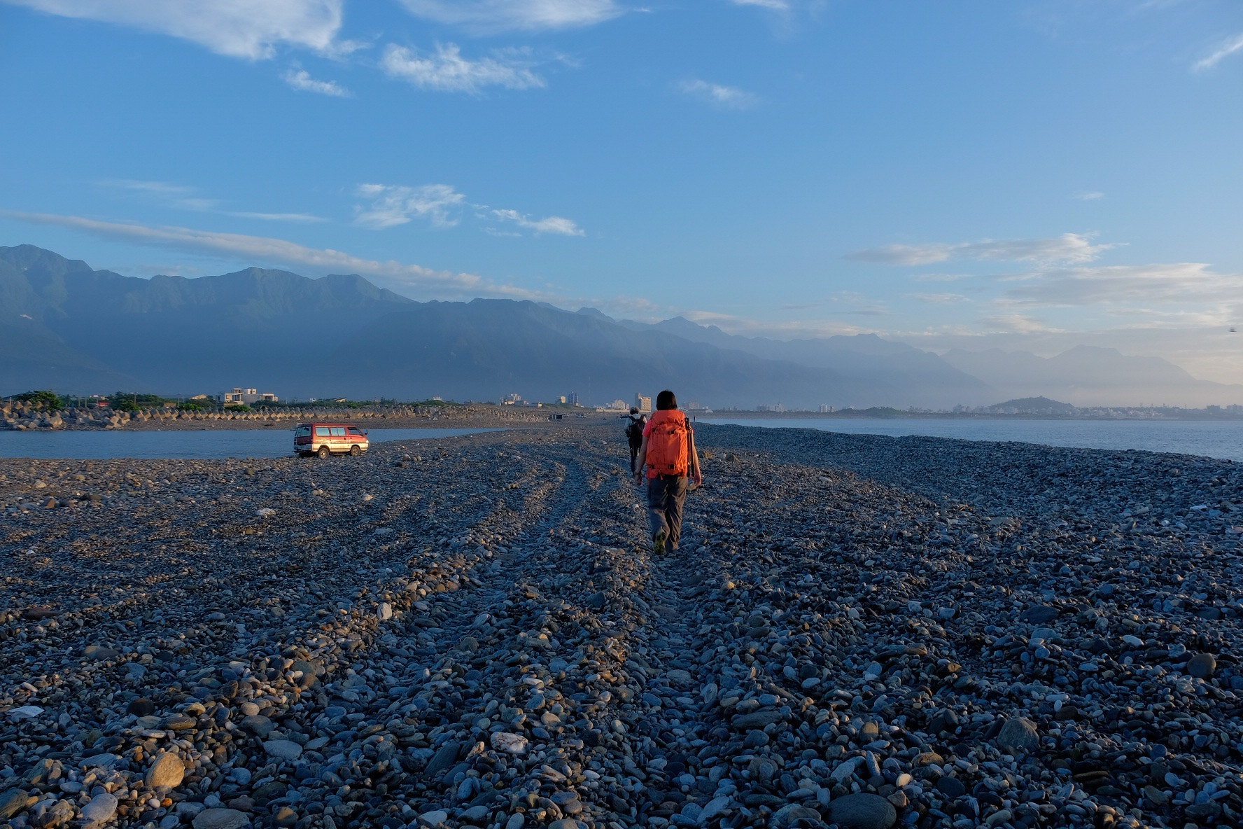 Fujifilm X-E2 + Fujifilm XF 18-135mm F3.5-5.6 R LM OIS WR sample photo. After sunrise photography
