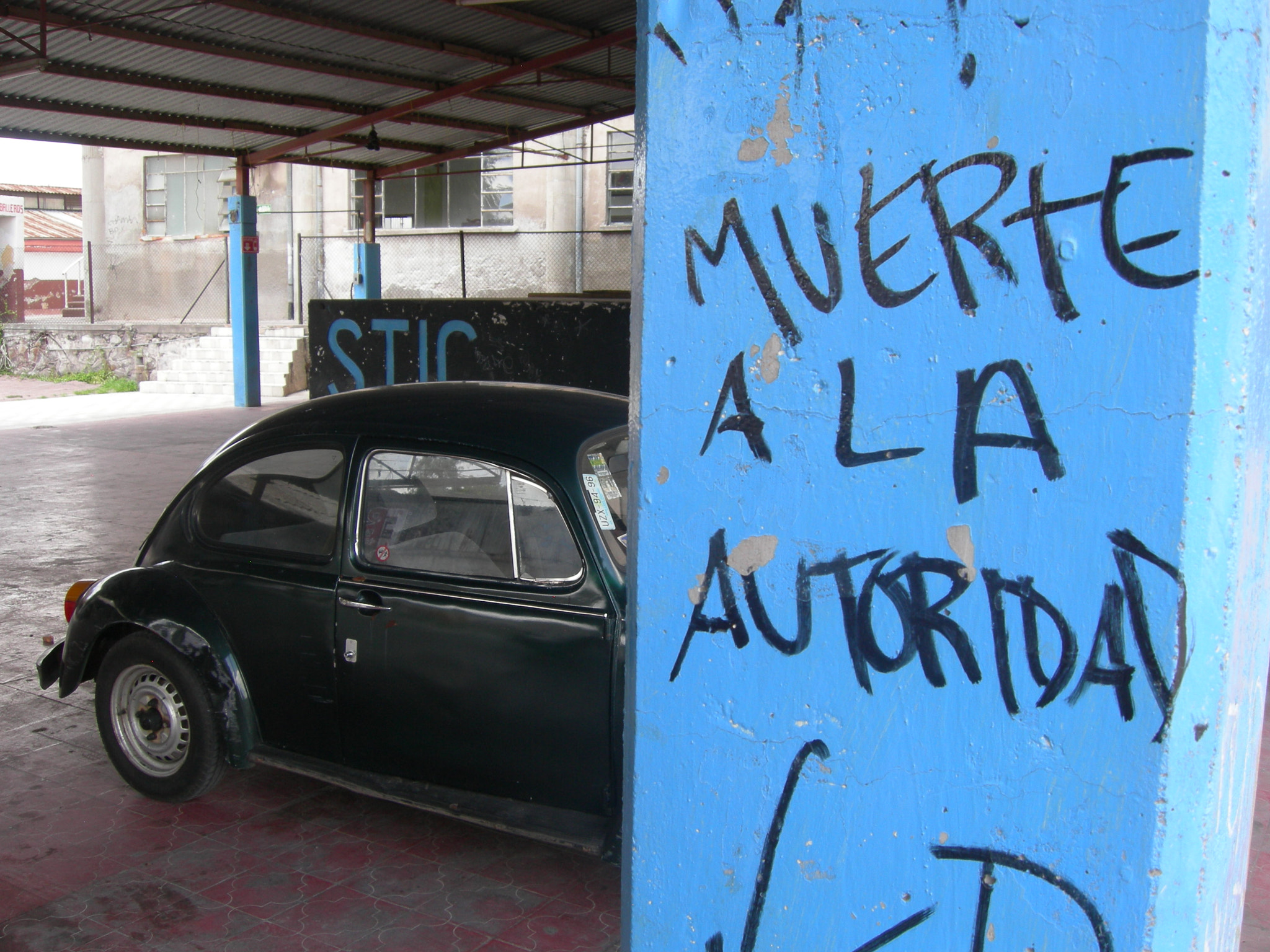 Nikon COOLPIX P1 sample photo. Street paint slp photography