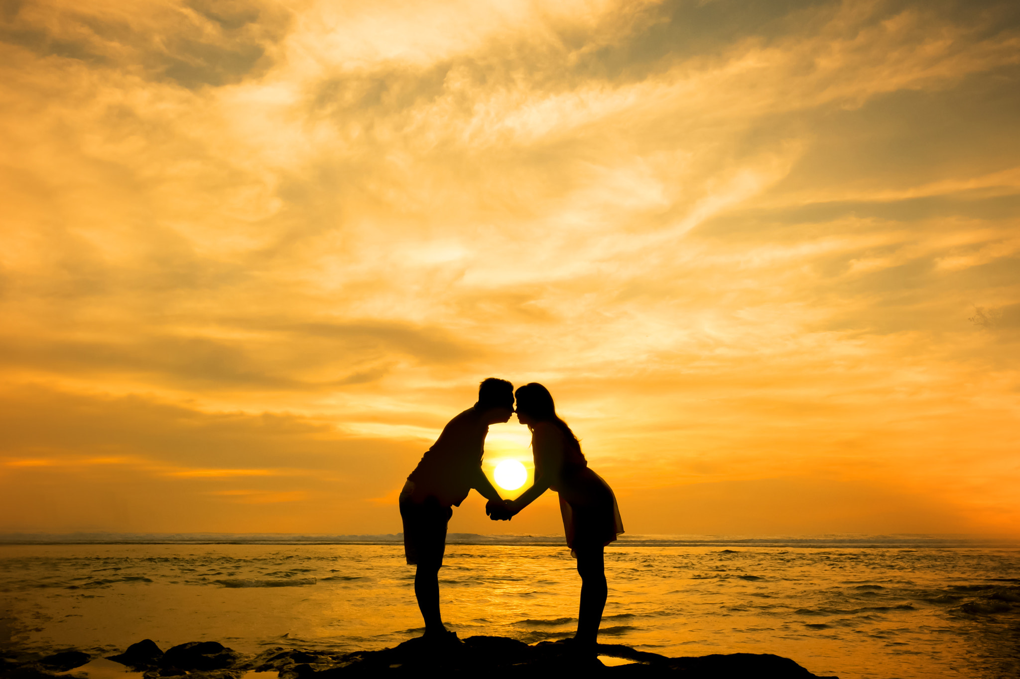 Fujifilm X-E1 + Fujifilm XF 16mm F1.4 R WR sample photo. Love at sunset photography