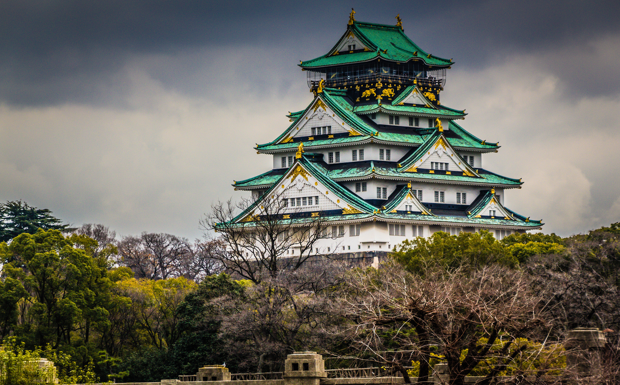 Canon EOS 550D (EOS Rebel T2i / EOS Kiss X4) sample photo. Osaka castle photography