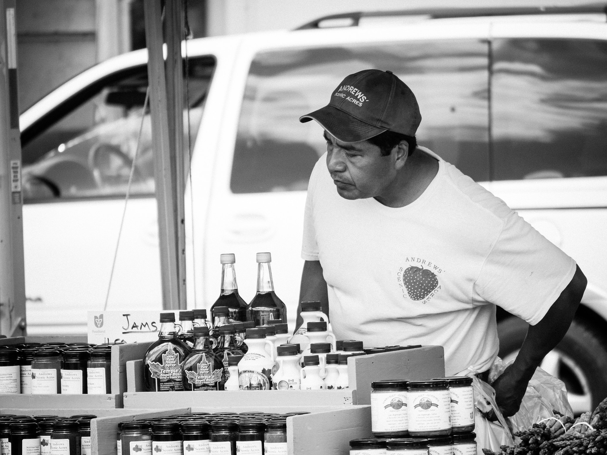 Panasonic Lumix G Vario 45-200mm F4-5.6 OIS sample photo. Farmers market photography