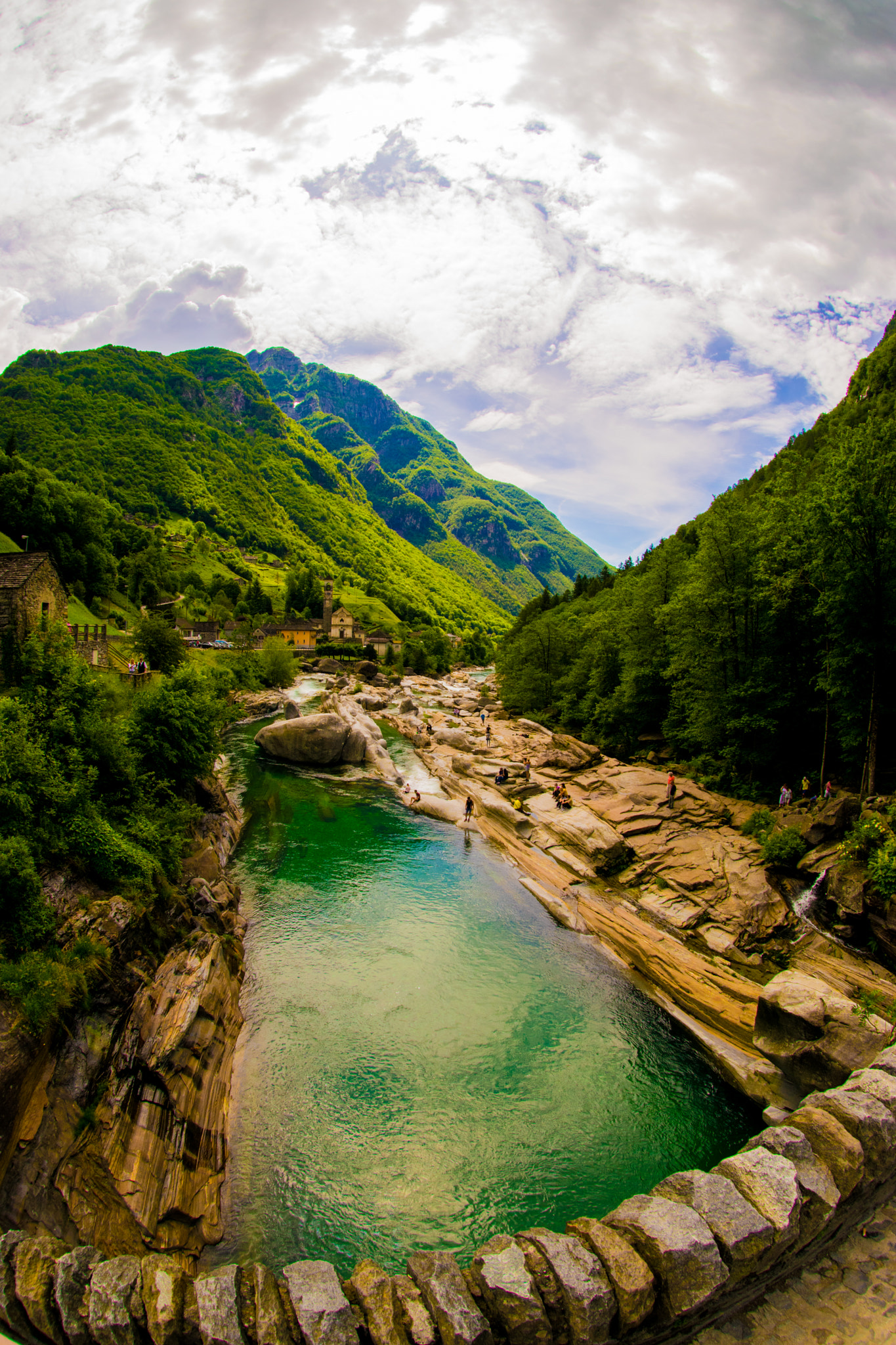 Nikon AF DX Fisheye-Nikkor 10.5mm F2.8G ED sample photo. Valle verzasca photography