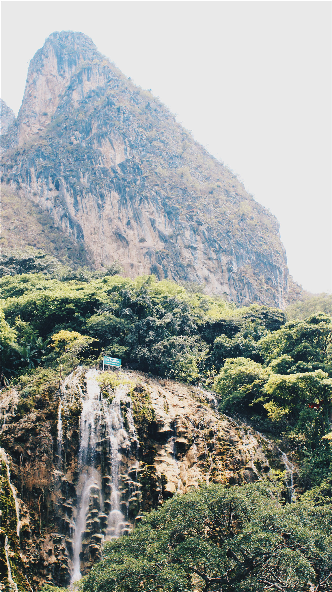 Canon EF 135mm F2.8 SF sample photo. Tolantongo, hidalgo. photography