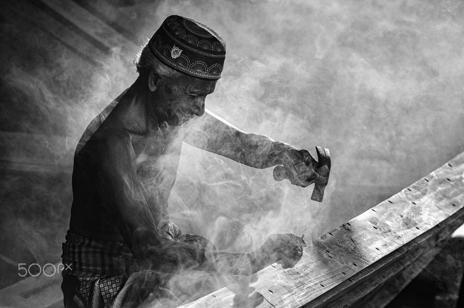 Nikon AF-Nikkor 80-200mm F2.8D ED sample photo. Boat man photography