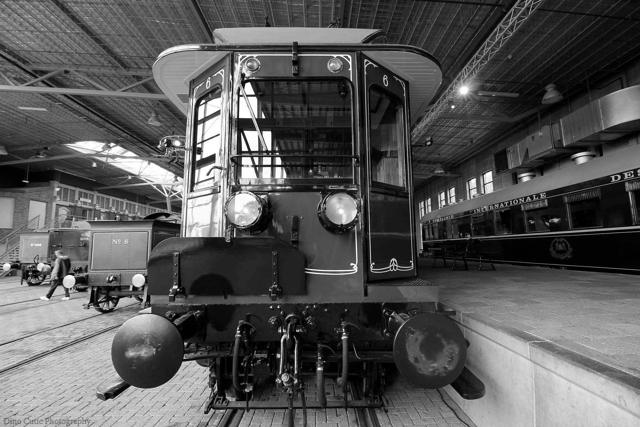 Canon EOS 1100D (EOS Rebel T3 / EOS Kiss X50) + Canon EF-S 10-18mm F4.5–5.6 IS STM sample photo. Old train photography