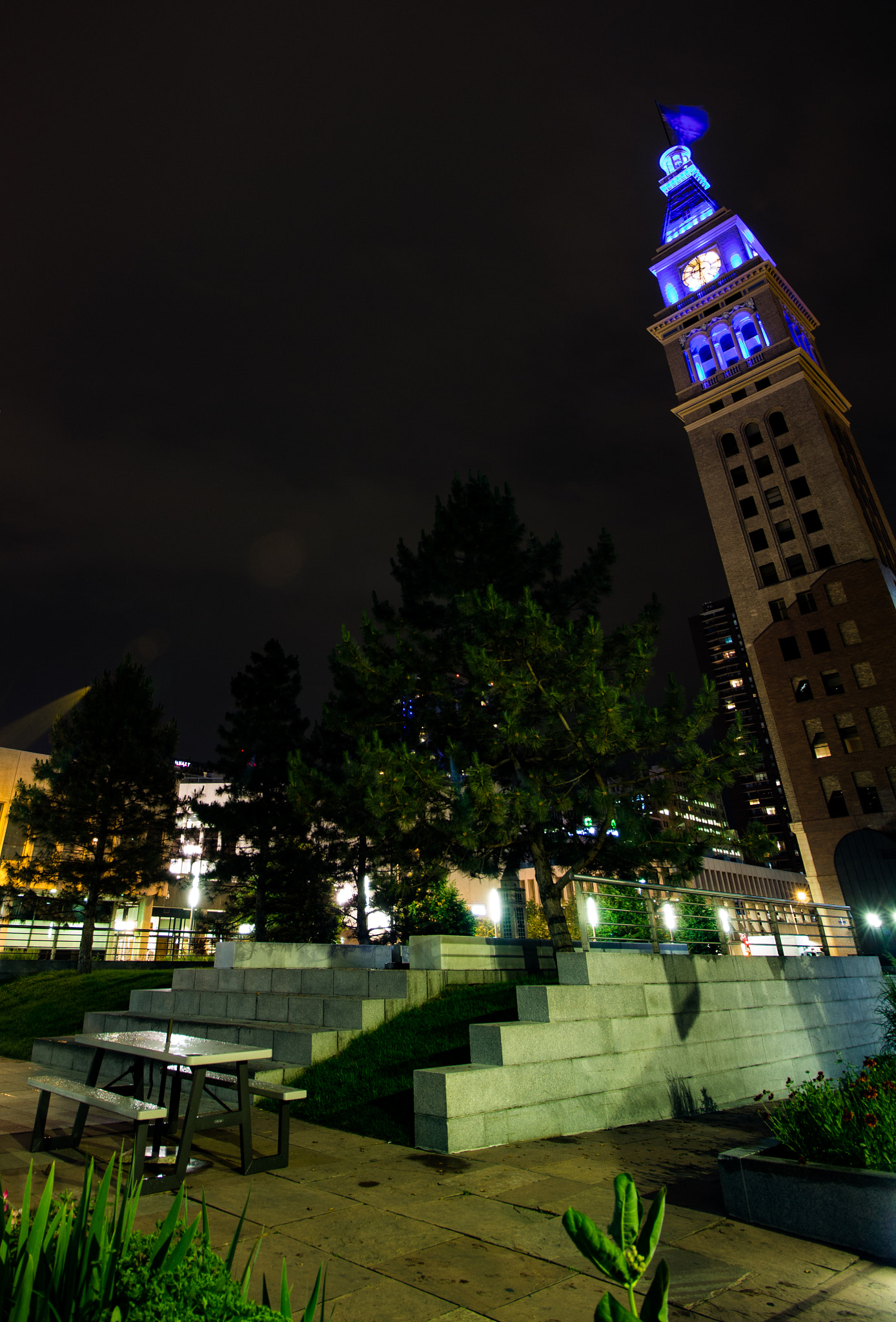 Canon EF-S 10-18mm F4.5–5.6 IS STM sample photo. Night time photography
