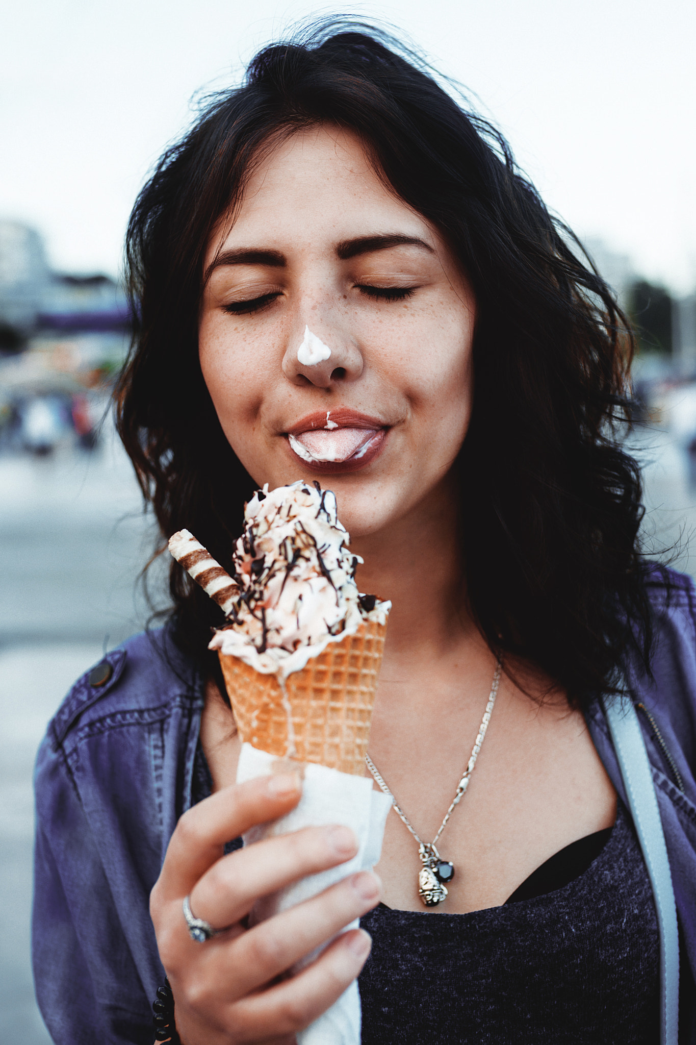 Sony Planar T* 50mm F1.4 ZA SSM sample photo. Would you like some ice-cream?! photography