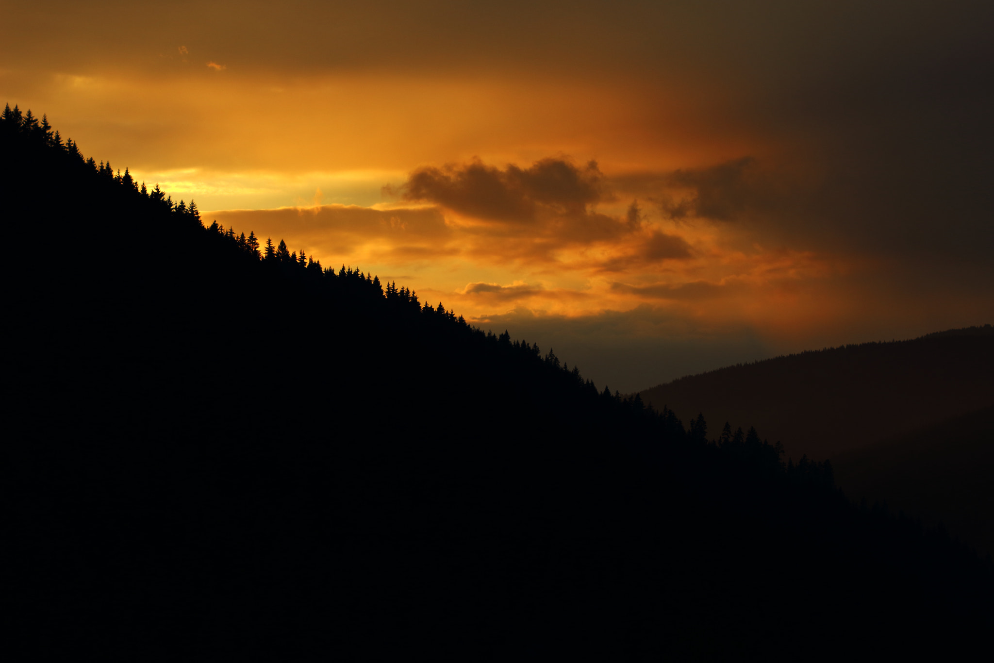 Canon EF 100mm F2.8 Macro USM sample photo. Sunset in rila mountain photography