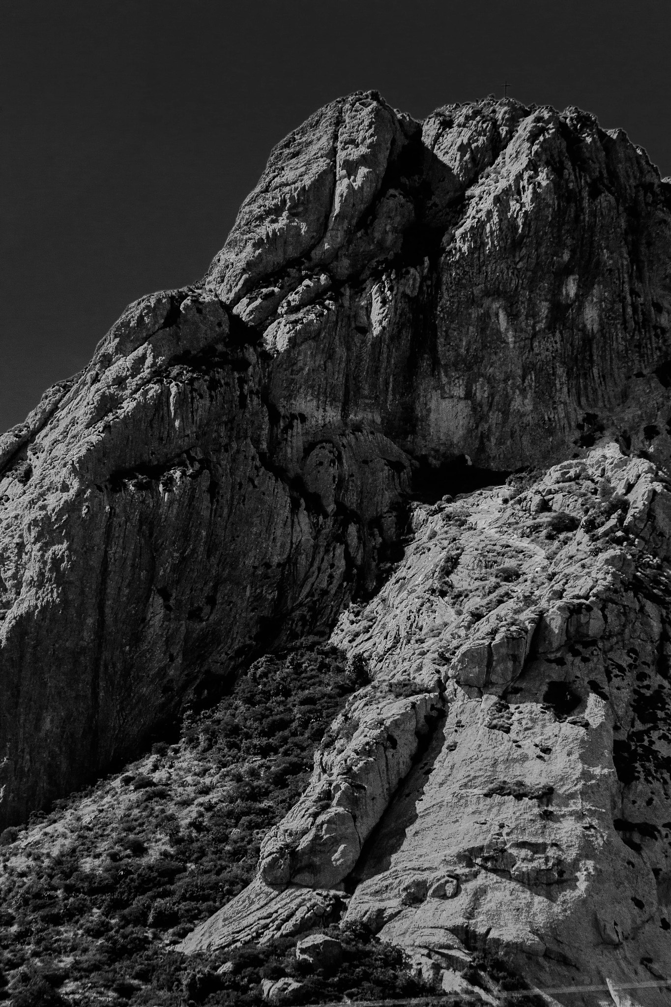 Tamron AF 28-200mm F3.8-5.6 XR Di Aspherical (IF) Macro sample photo. La cima de bernal photography