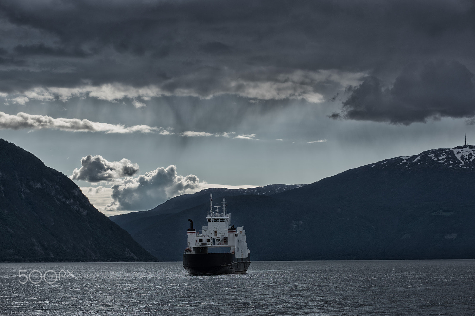 Pentax smc DA* 50-135mm F2.8 ED (IF) SDM sample photo. Ferry on fjord photography