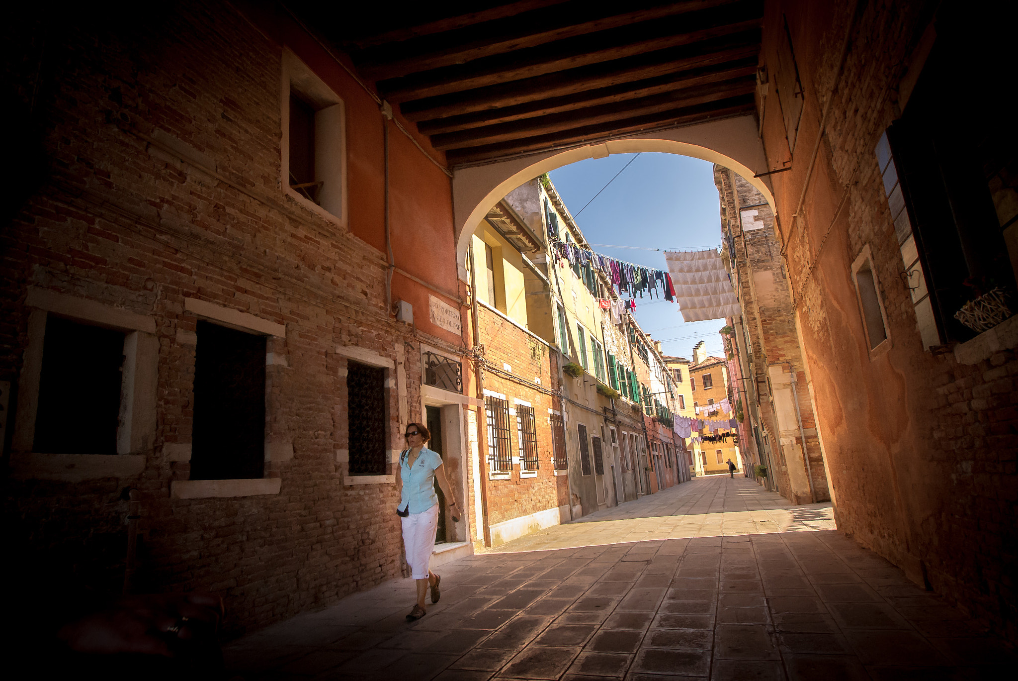 Pentax K-x sample photo. Walking in venice photography