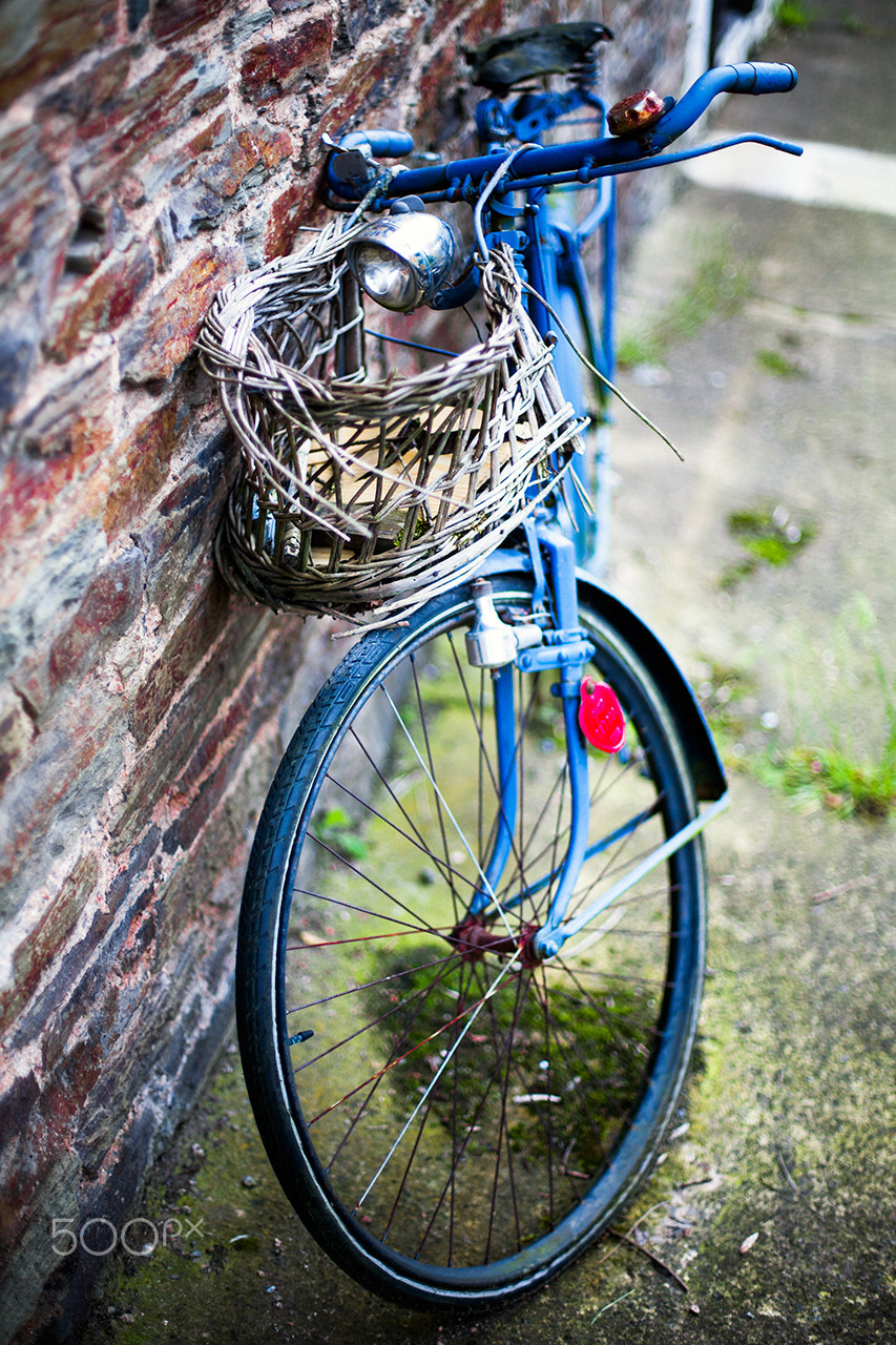 Canon EOS 5D + Canon EF 50mm F1.4 USM sample photo. Old belgian bike photography