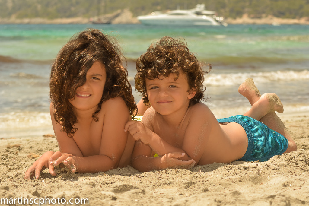 Sigma 70-200mm F2.8 EX DG OS HSM sample photo. Niños en la playa. ses salines, ibiza. photography