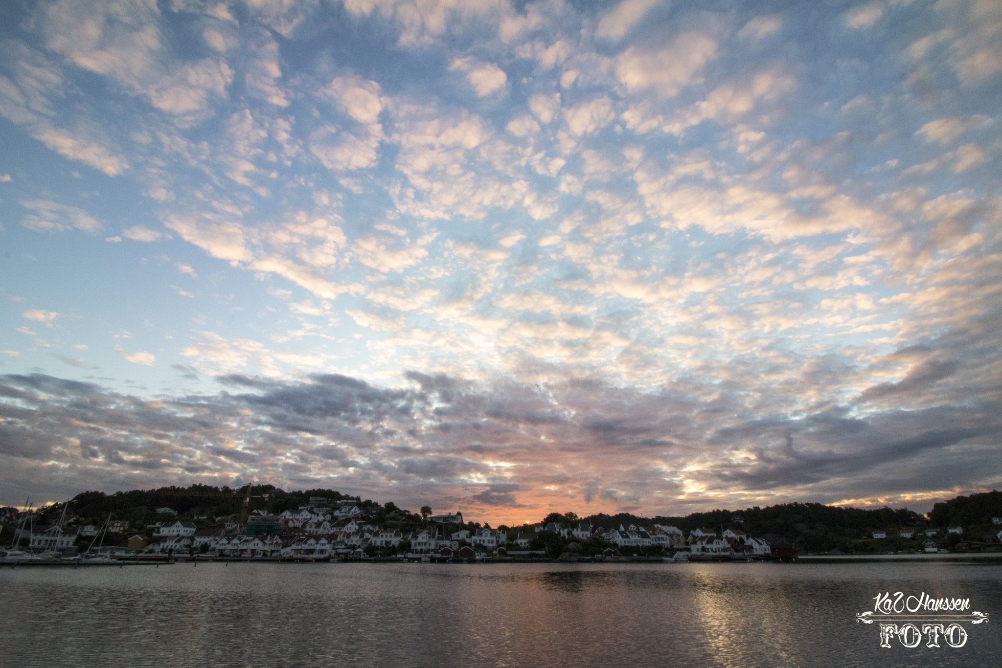 Canon EOS 750D (EOS Rebel T6i / EOS Kiss X8i) + Canon EF-S 10-18mm F4.5–5.6 IS STM sample photo. Grimstad  photography